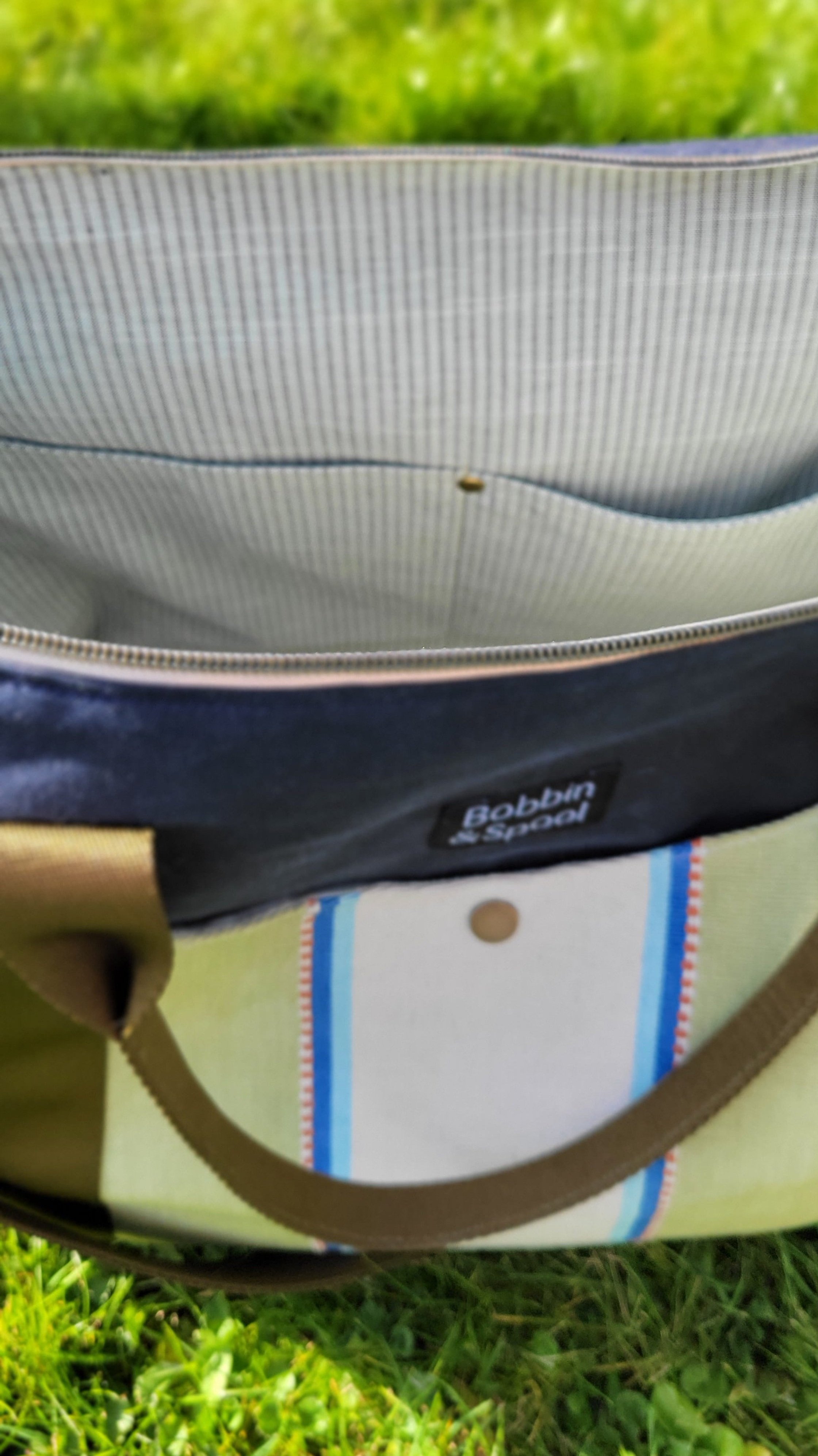 Lining+of+Oxbow+Overnight+green+stripe+tote.jpg