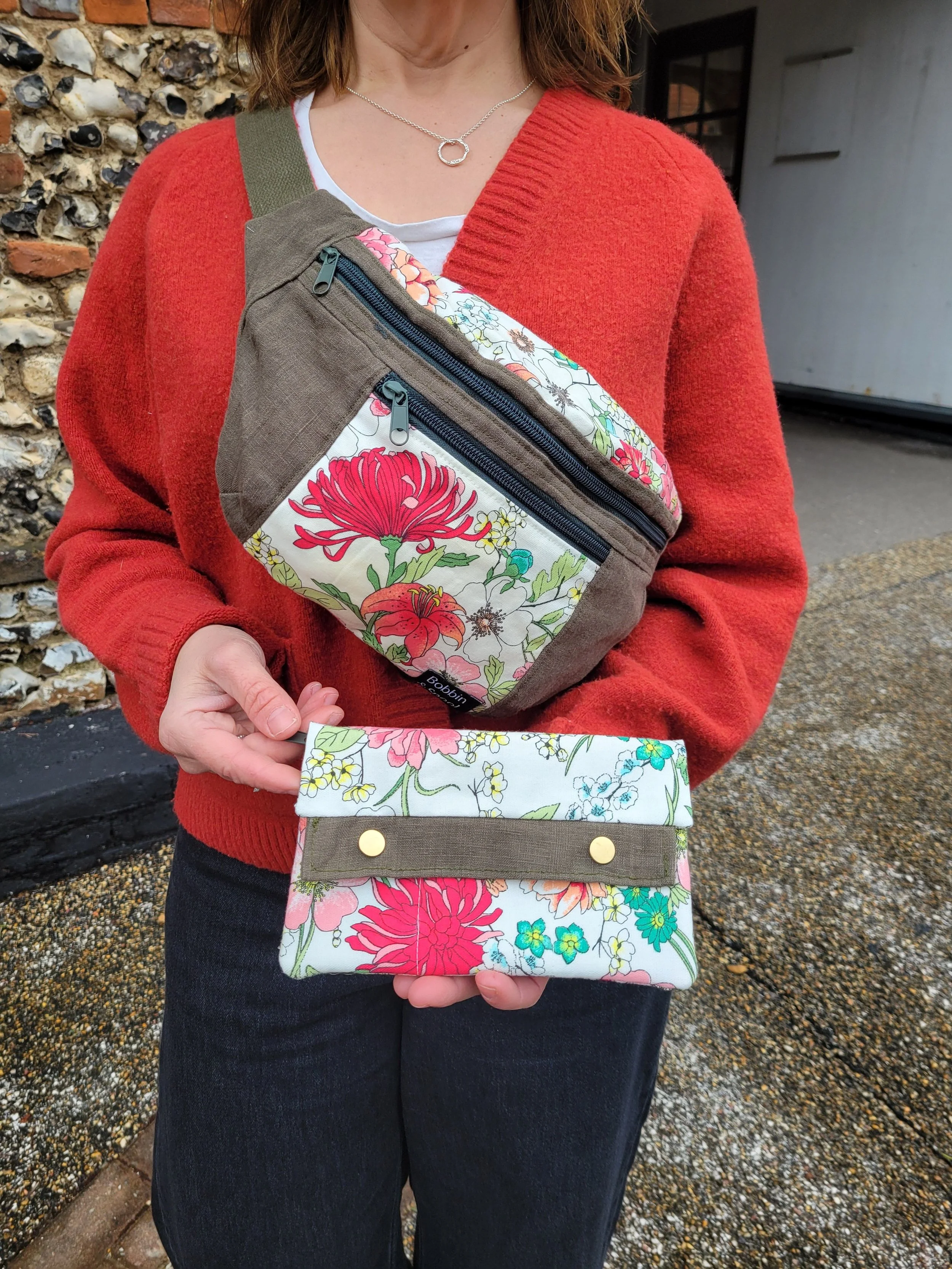 Green flower linen Hands-Free Bum Bag.jpg