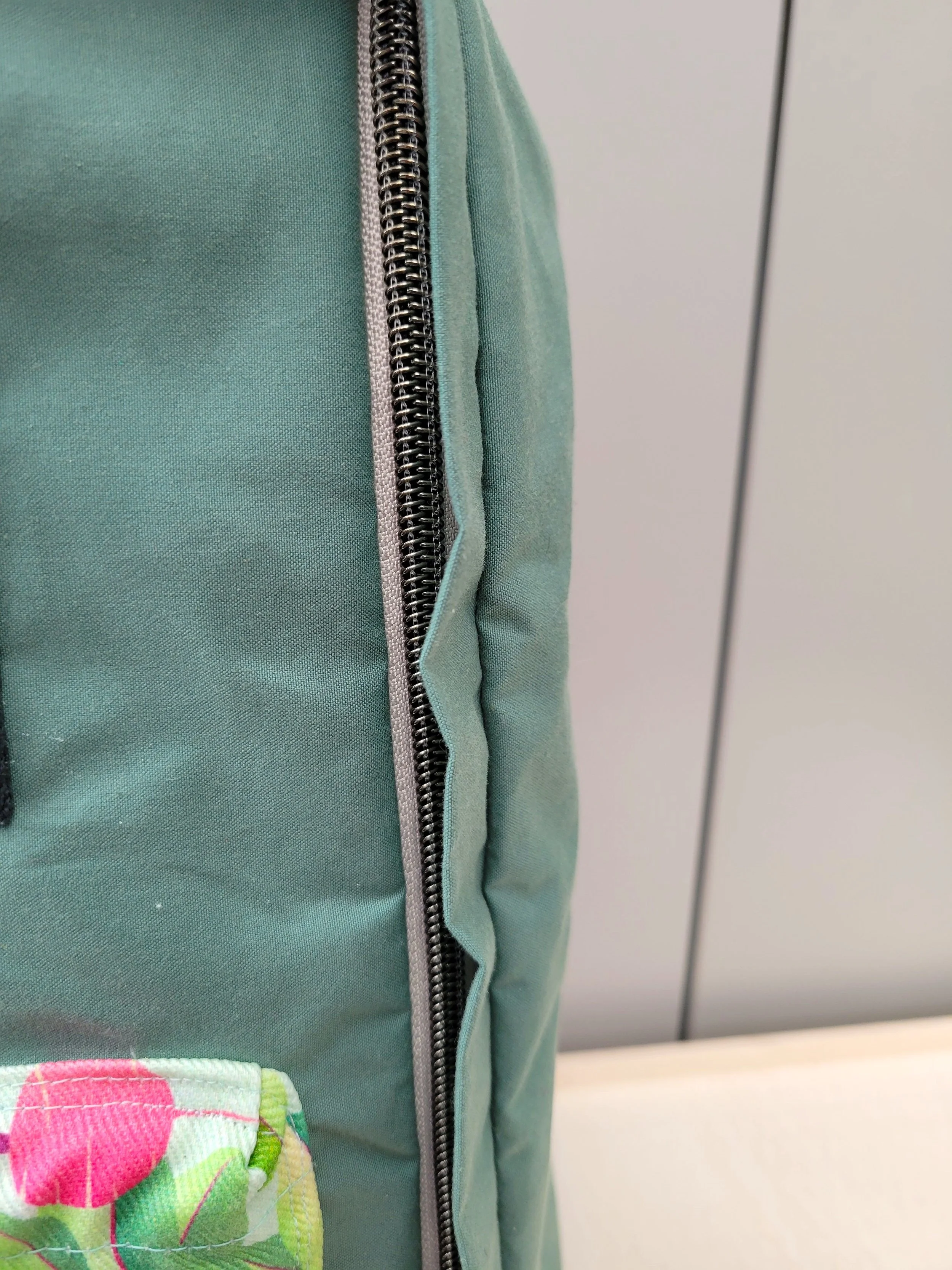 Beetroot-large-backpack-zip-detail.jpg