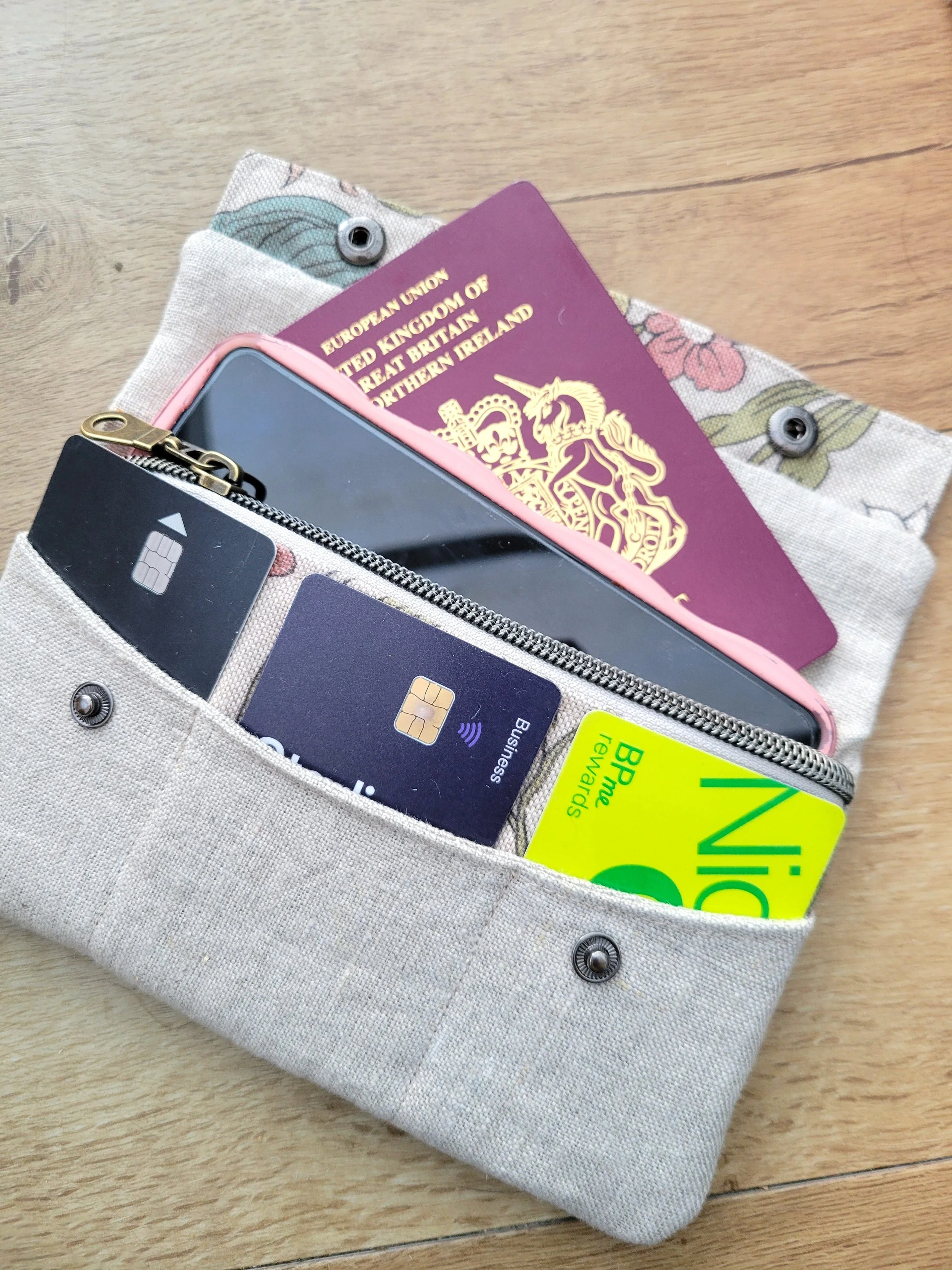 Travel-wallet.jpg