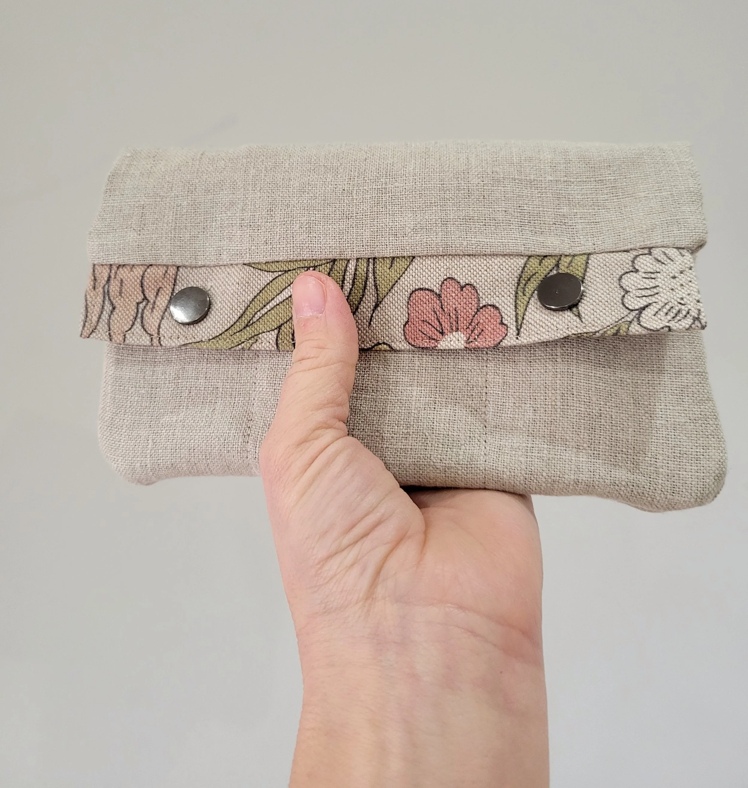 Linen-travel-wallet-1.jpg