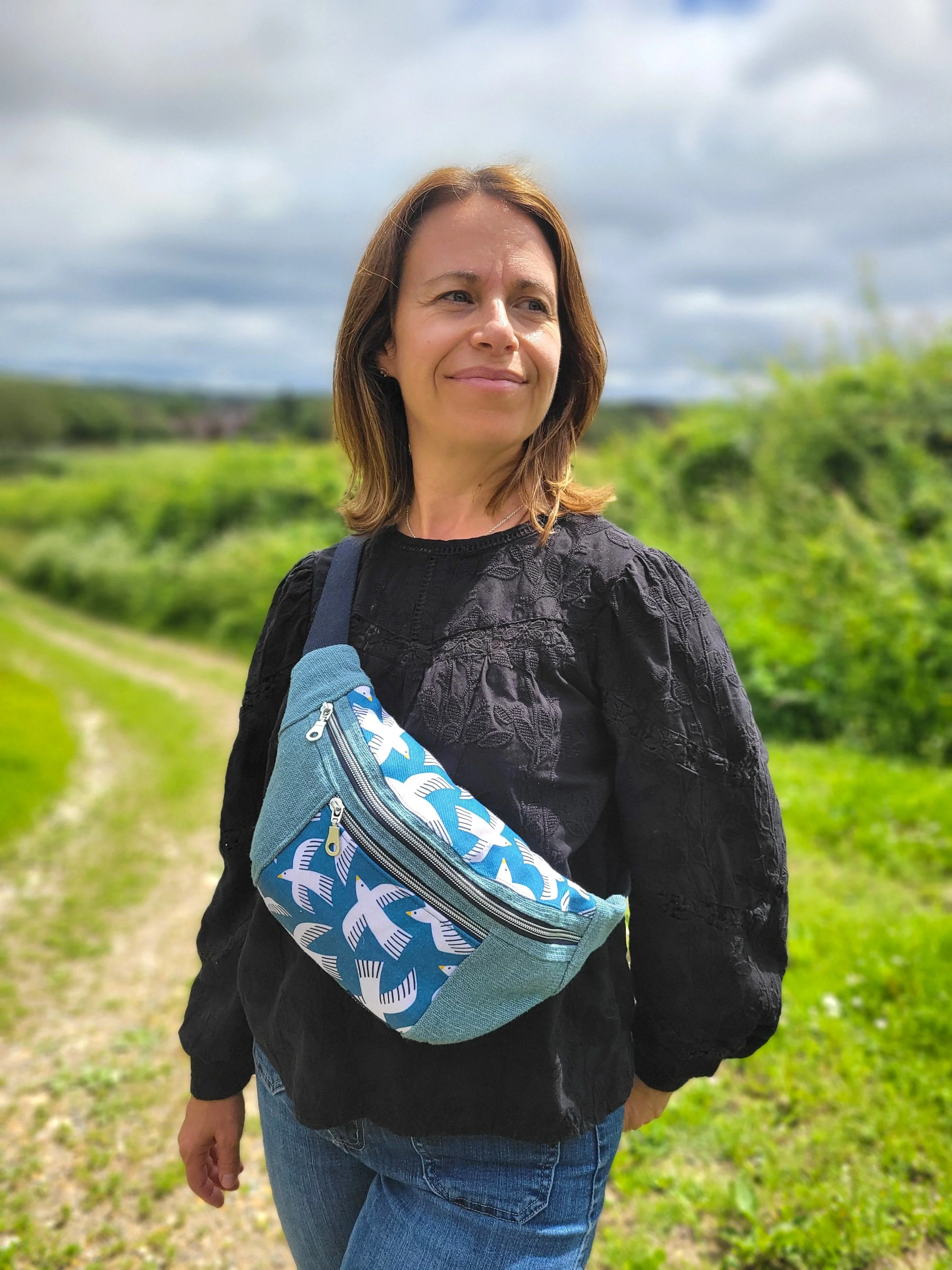 Blue-seagulls-bumbag-across-chest.jpg