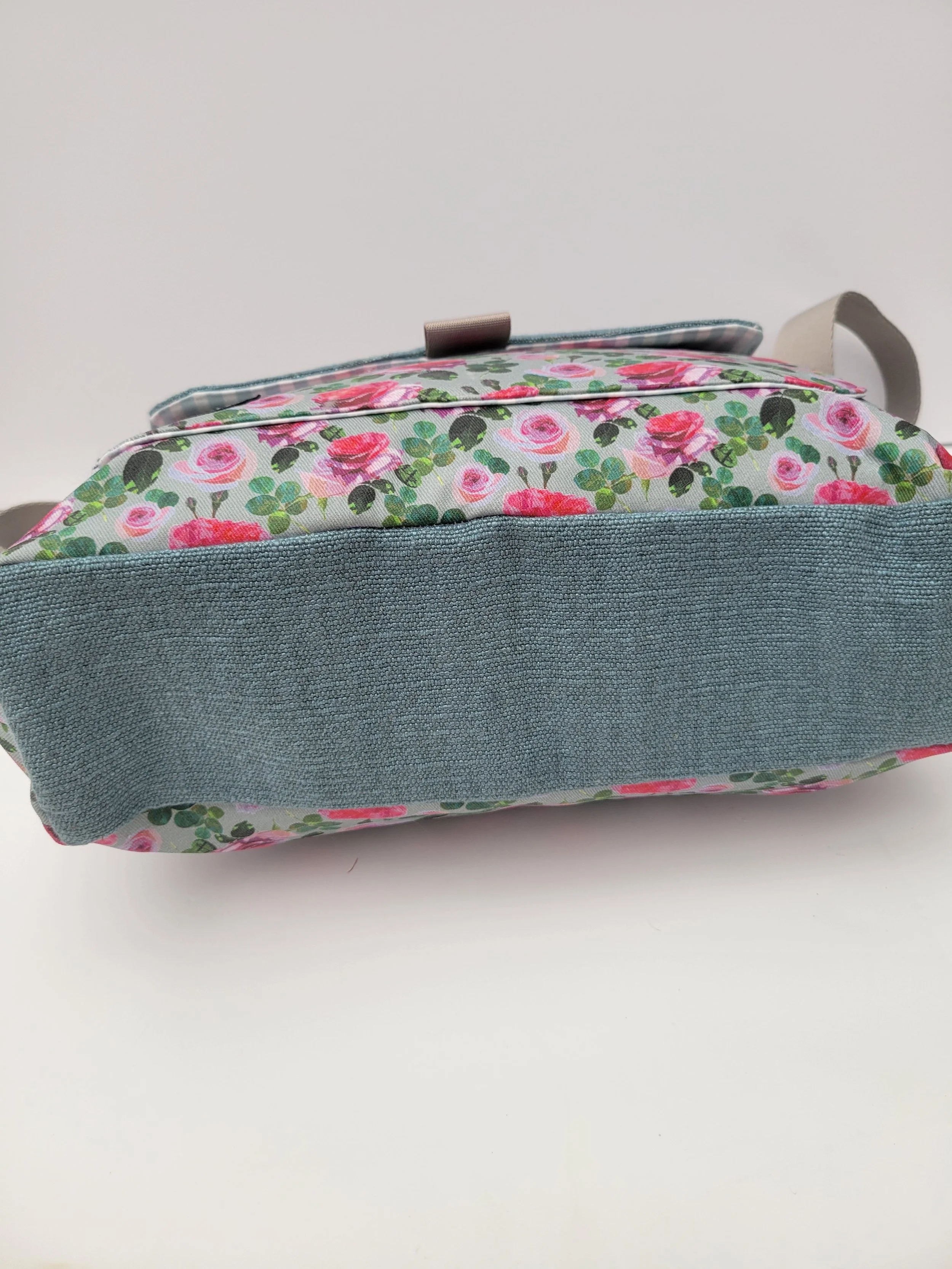 Botanica-bag-rose-tote-base.jpg