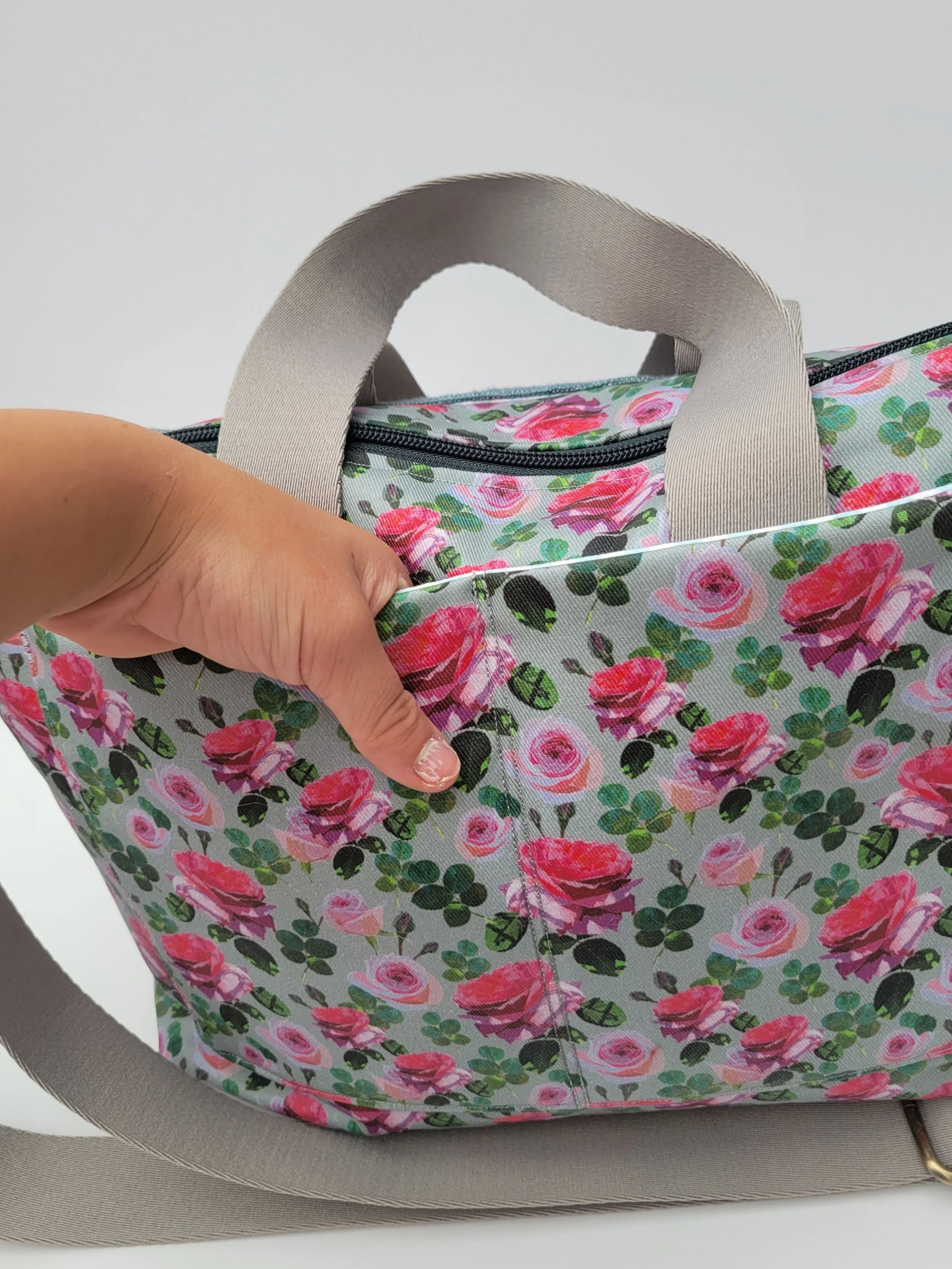Botanica-bag-tote-rose-back-pocket.jpg