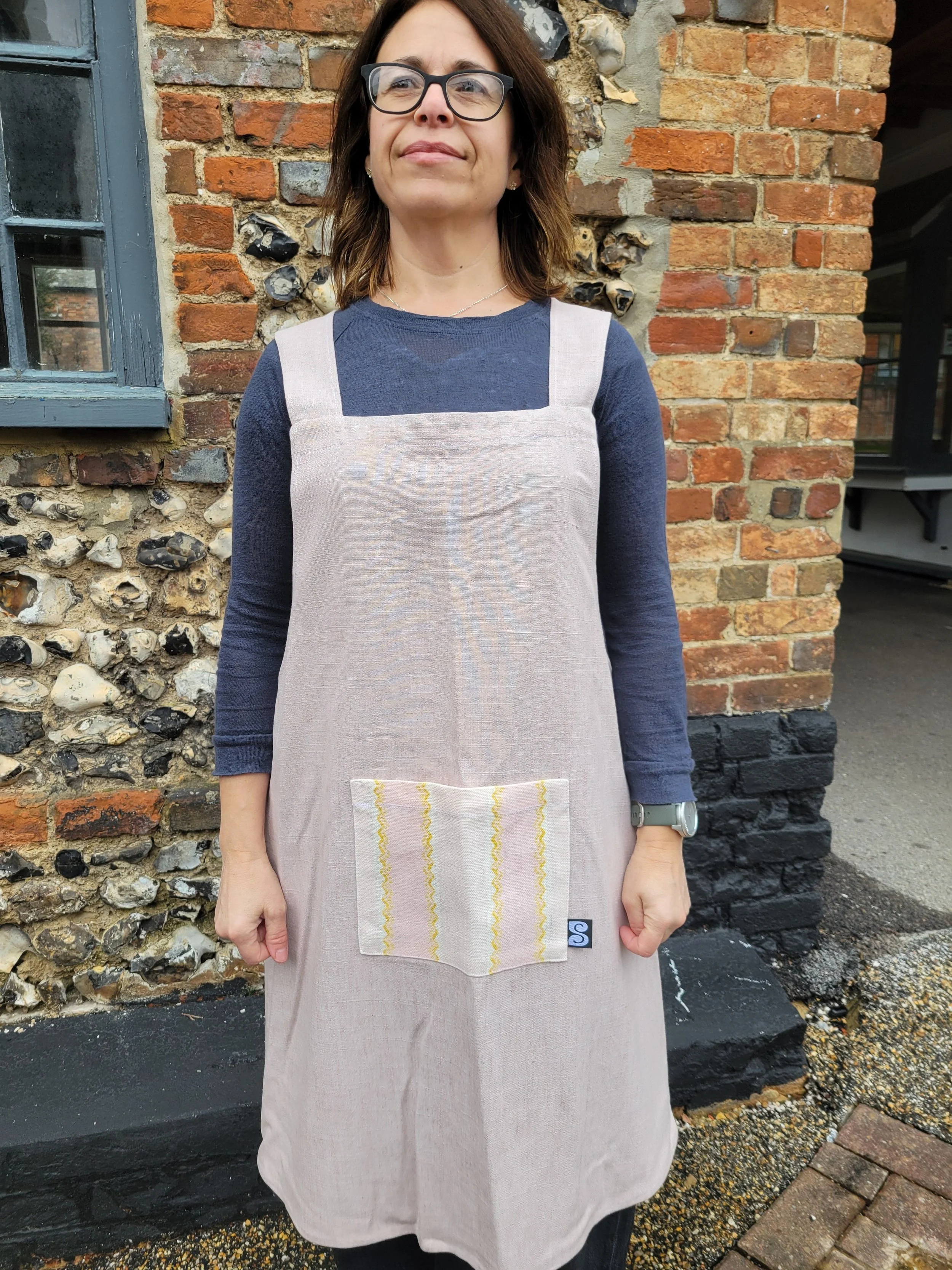 Wavy pink japanese style apron.jpg