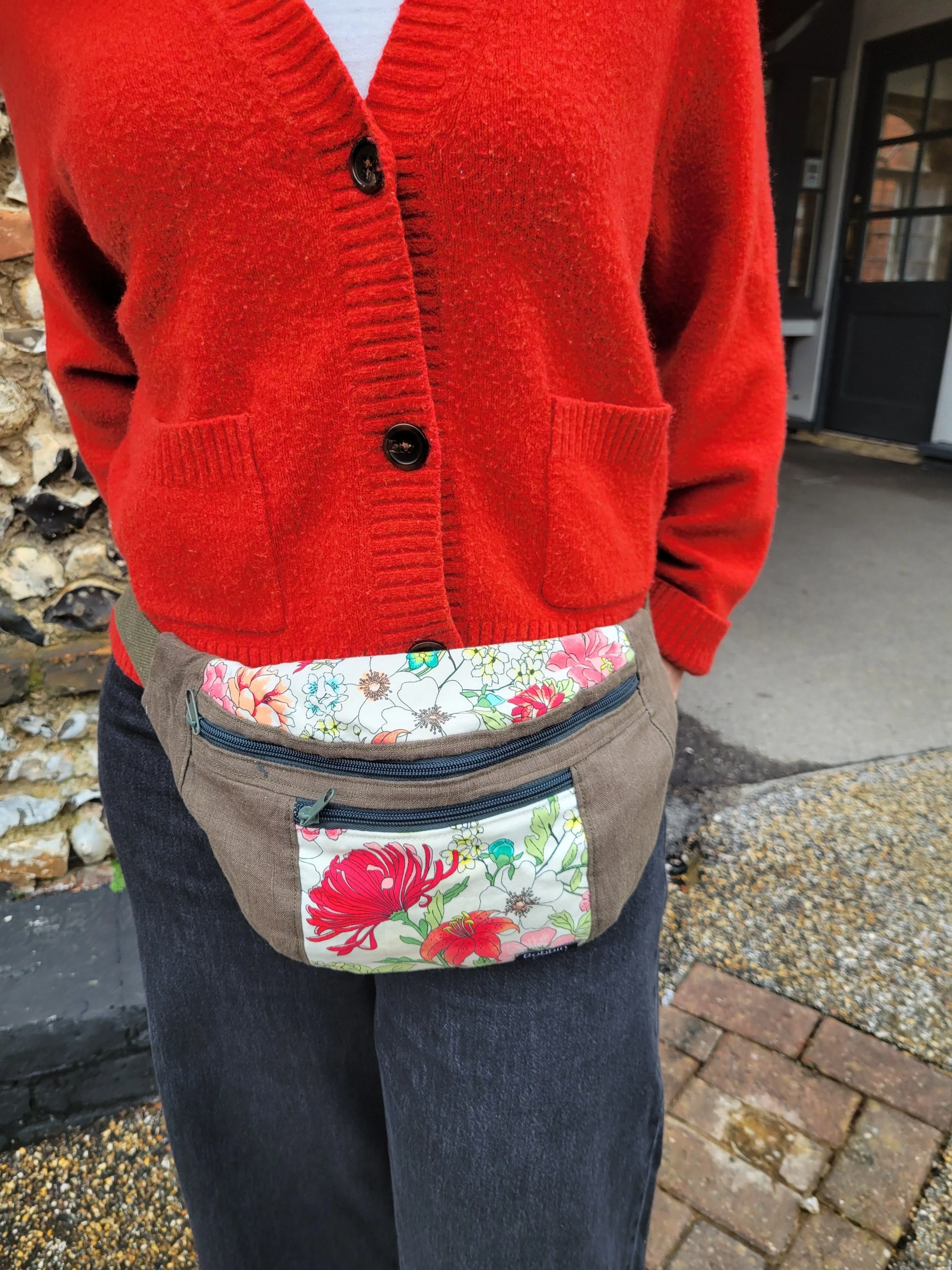 Green linen bum bag.jpg