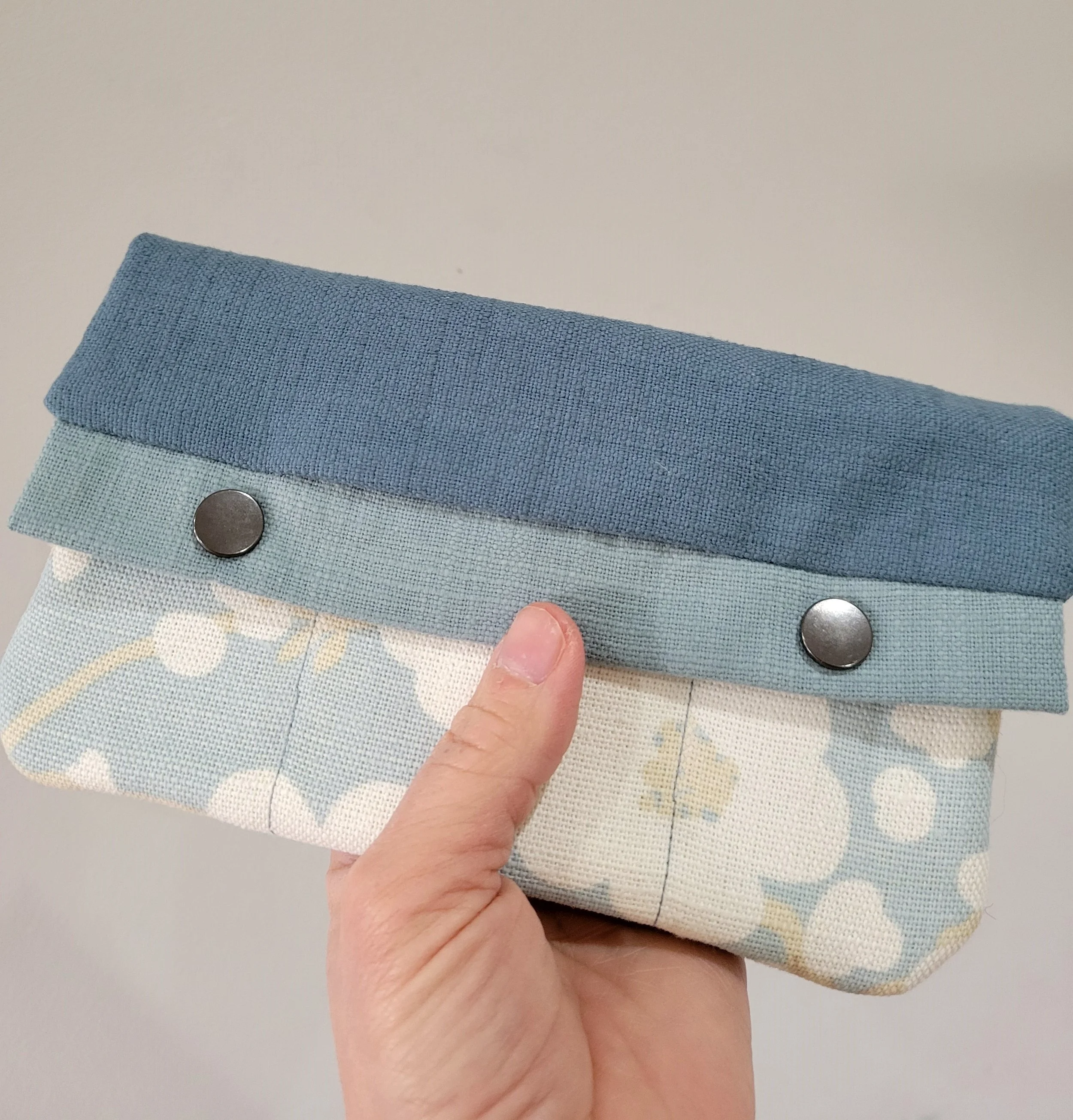 Blue-flower-travel-wallet-1.jpg