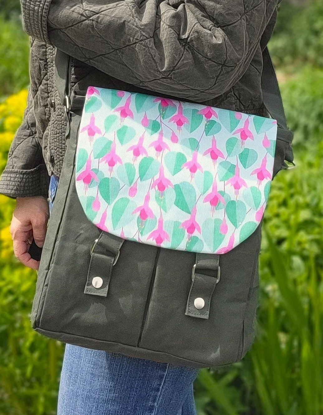 Spring Messenger fuchsia bag