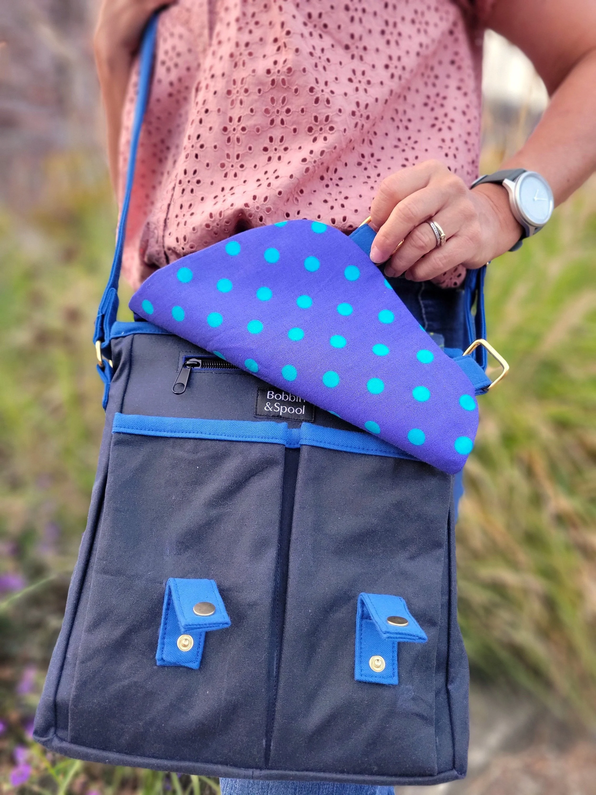 Under-flap-Botanica-blue -it-messenger-bag.jpg