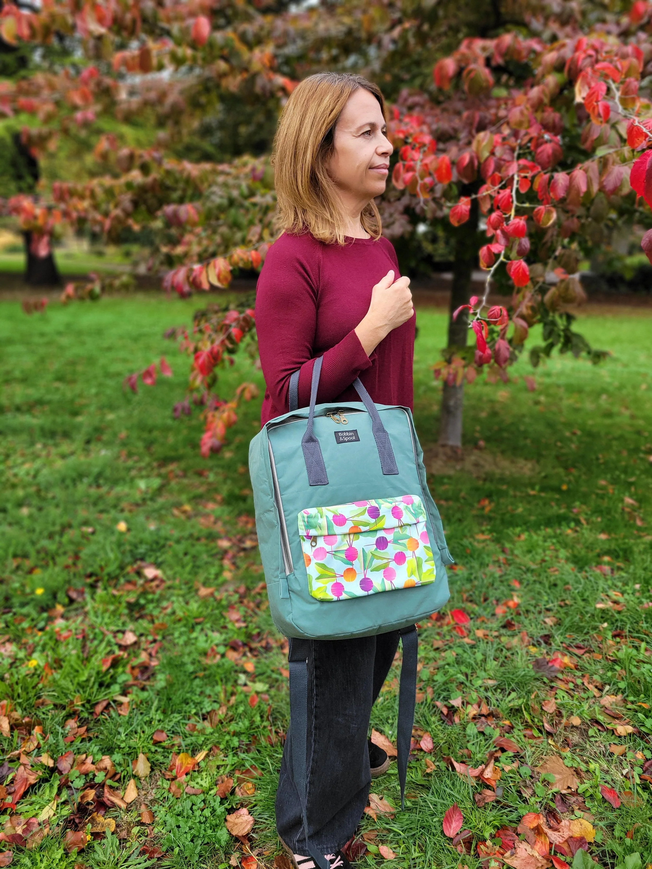 Beetroot-large-backpack-grab-handles.jpg