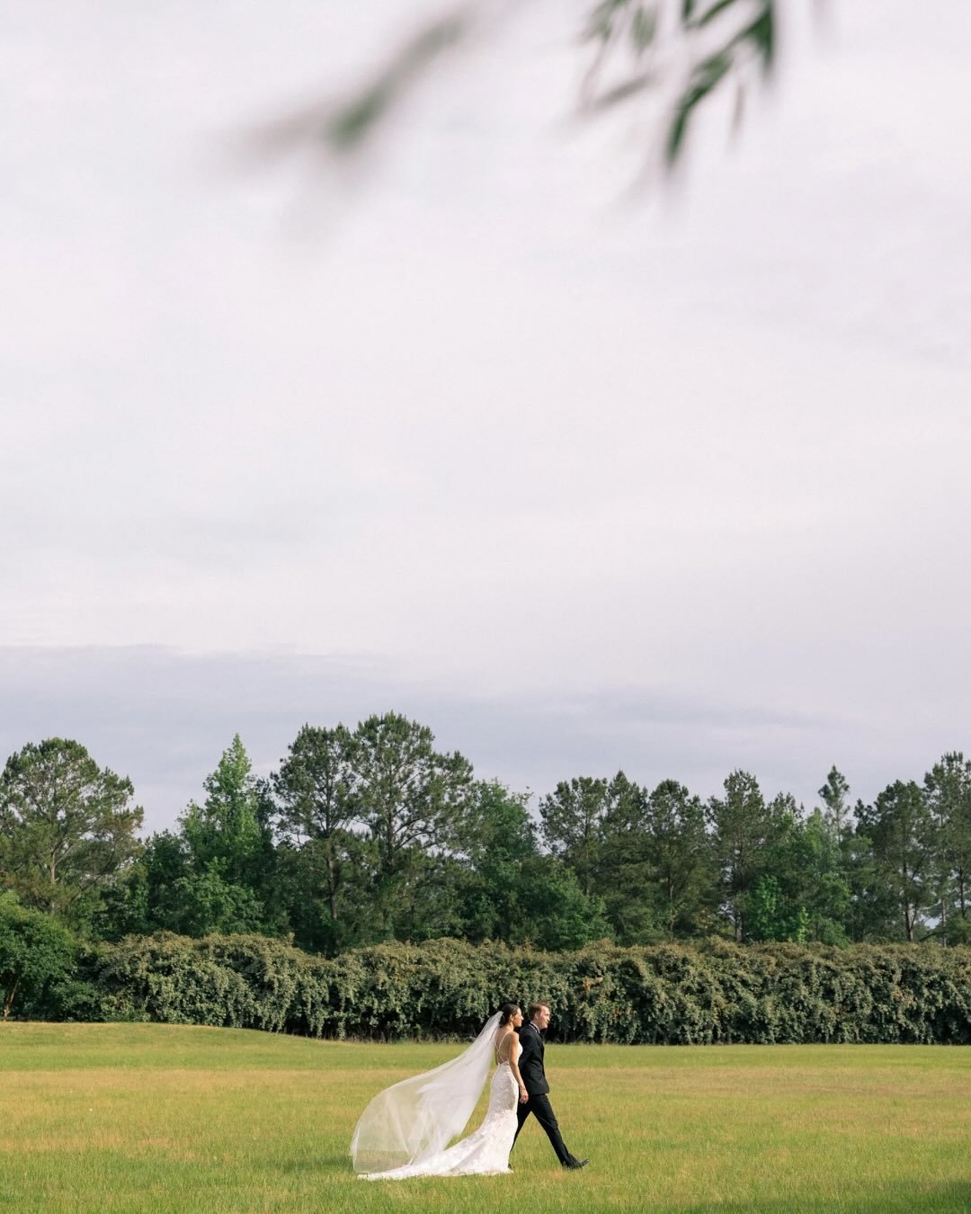 S+W. A solid hang in wedding form!
