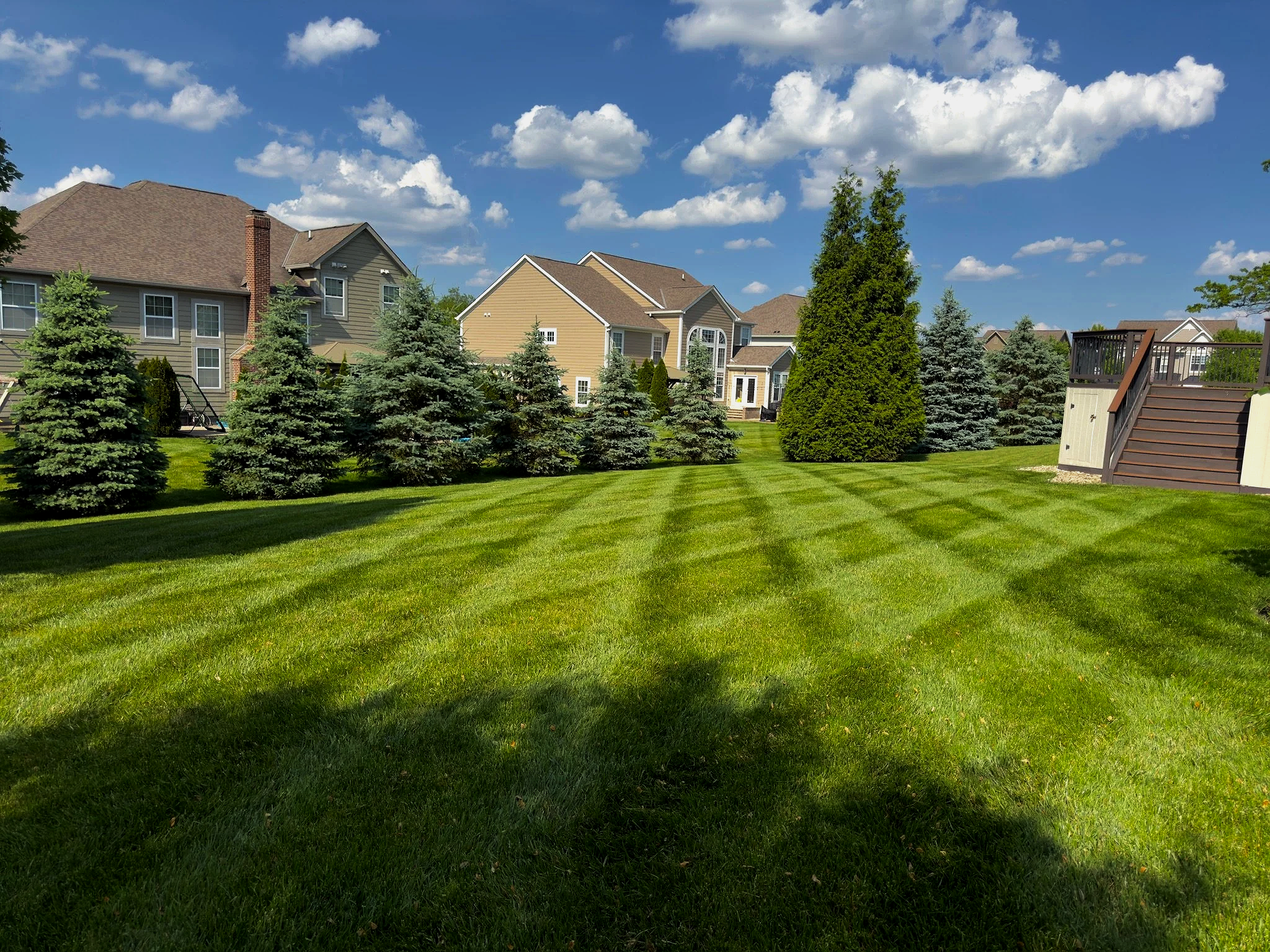 weekly lawn mowing in reynoldsburg
