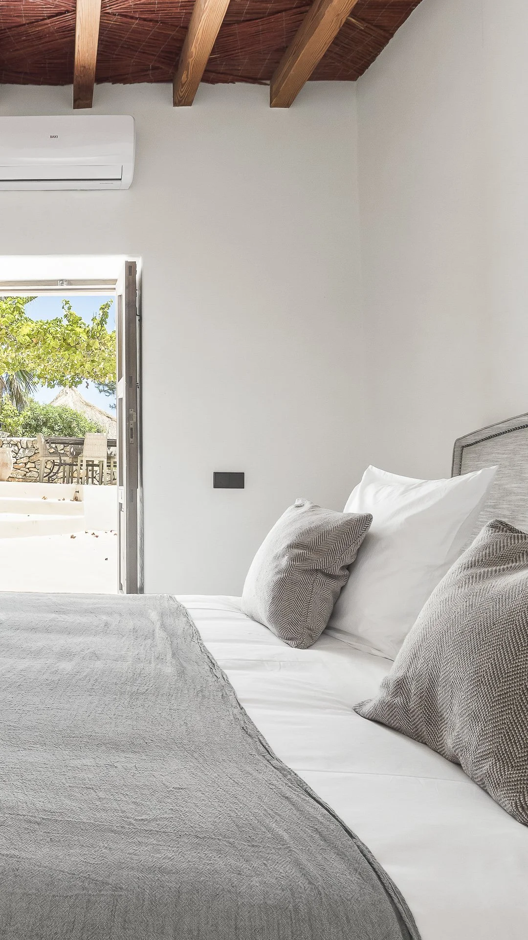  Milaflores Story Edit - Ali Framil - 01.jpeg