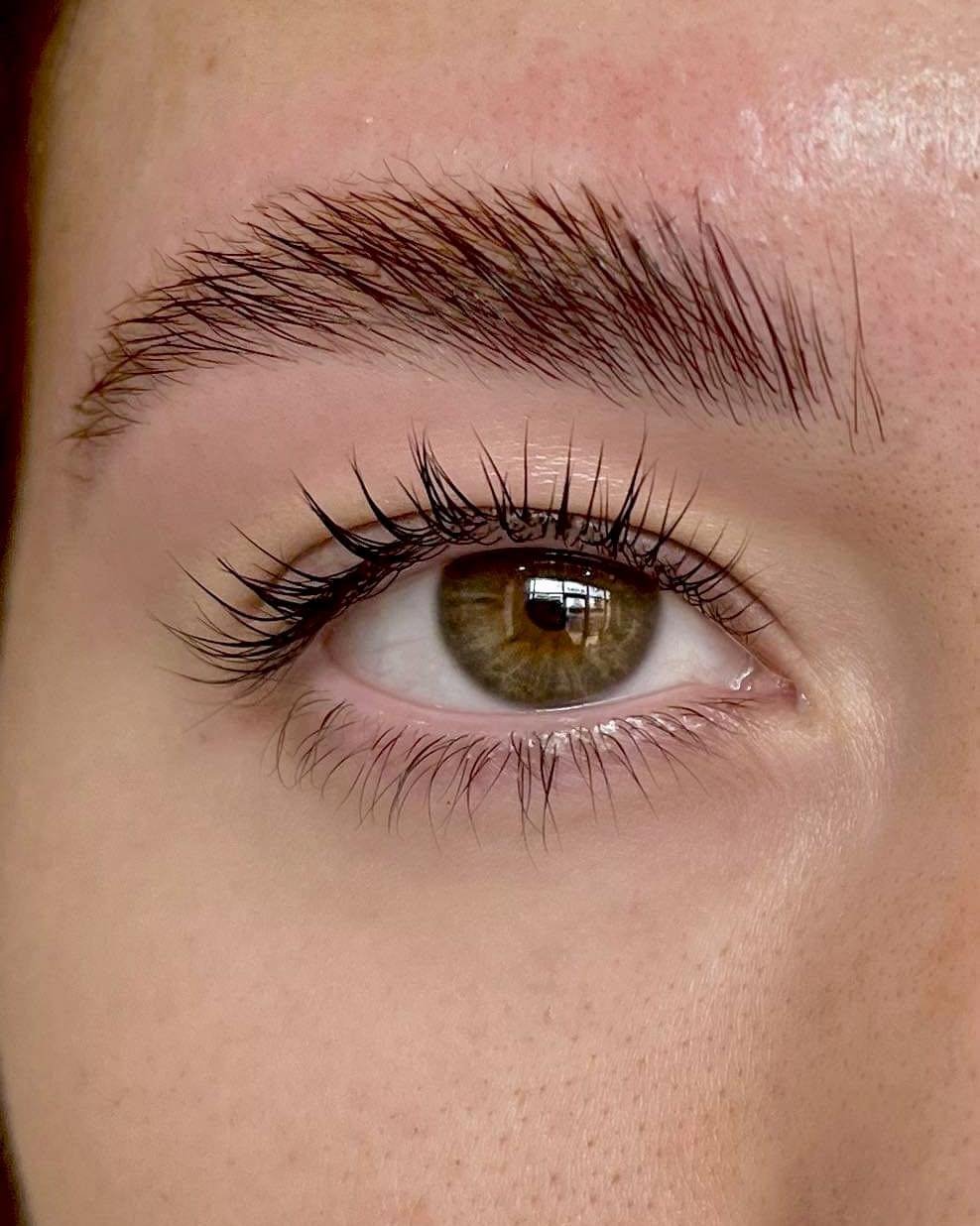 Looking to enhance your natural beauty this summer? Our Lash Lift + Tint is perfect for you! By tinting and curling your natural lashes you will be set for that natural look for summer!! Have mascara look perfected lashes with this service today!🤩💕