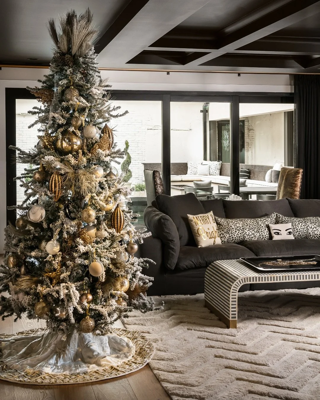 Let the holiday magic begin! ✨🎄
Did any one else pack away the Halloween decorations and dive straight into decorating the tree this weekend? We adore the holiday switch!

📸 @karenpalmerphotography 

.

.

#holidayhome #holidaydecor #readyforthehol