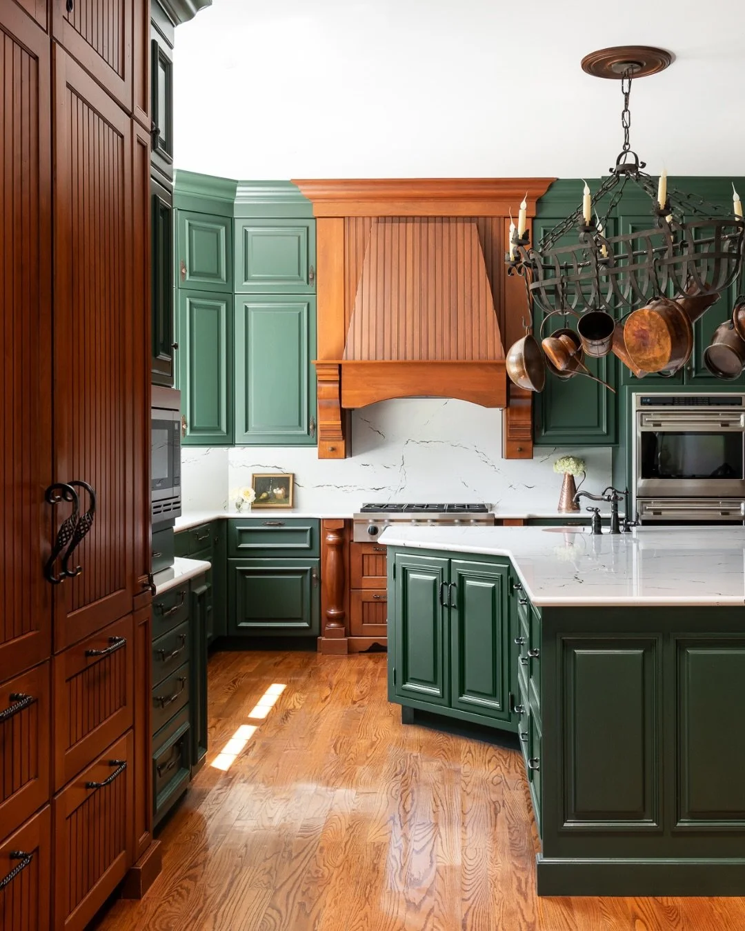 It&rsquo;s officially Thanksgiving week and today we&rsquo;re spotlighting one of our favorite Savvy spaces: a Town &amp; Country kitchen renovation that feels like the perfect place to prep, cook, and host this season.

And because every beautiful k