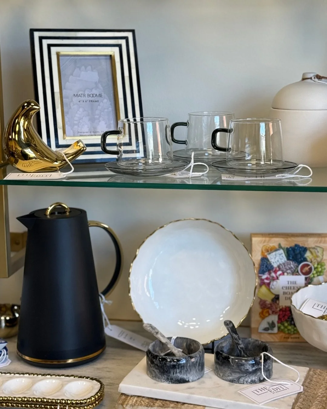 Cold days call for all the cozy essentials ❄️✨
From our new thermal carafes to keep your tea, coffee, or hot cocoa warm, to soft throw blankets and leather-bound card &amp; dice sets perfect for games by the fire&mdash;these new arrivals were made fo