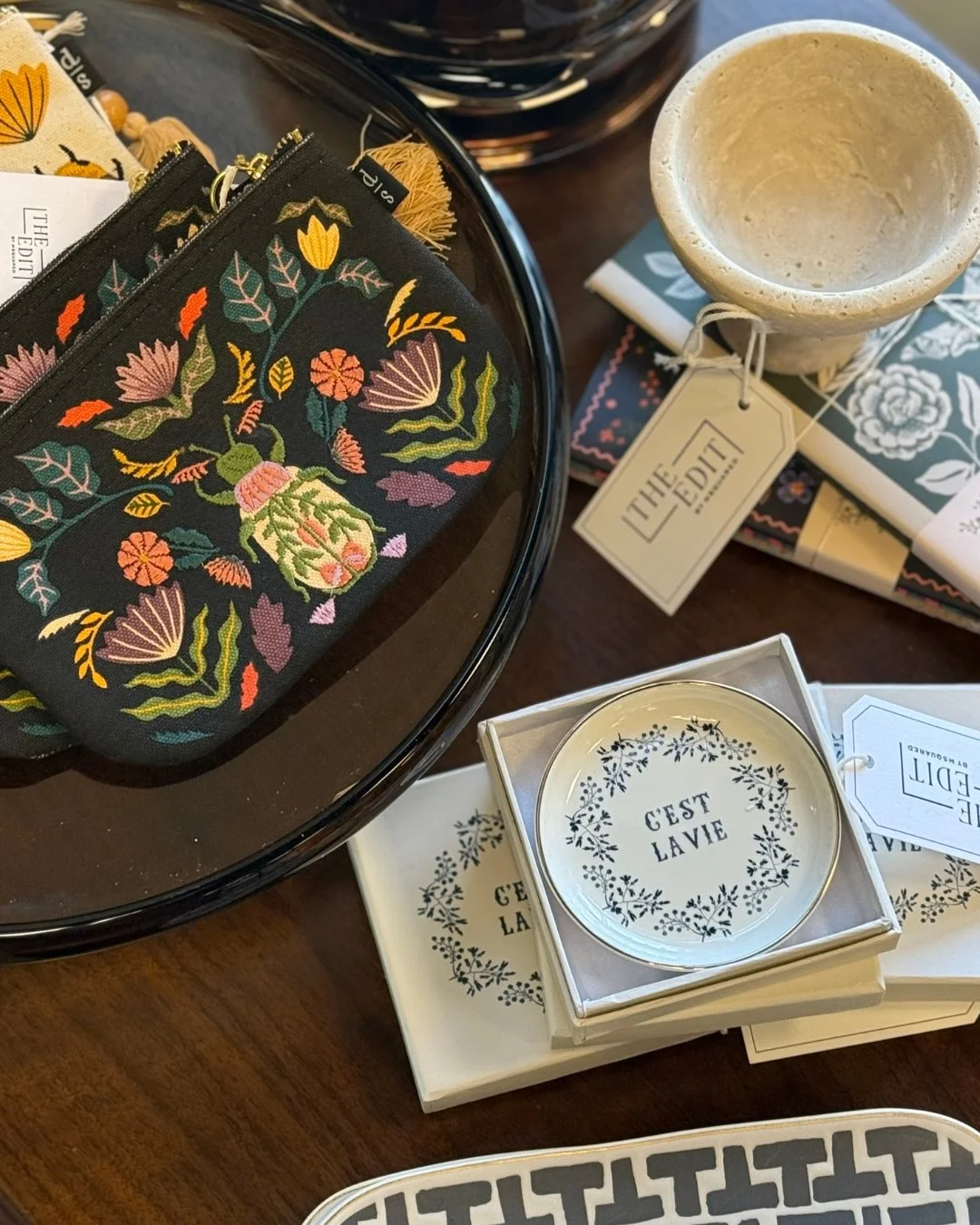 C&rsquo;est la vie&hellip; it&rsquo;s almost spring 🌸
Refresh your table (or find the perfect gift) with a few of our favorite seasonal picks from @editbymsquared