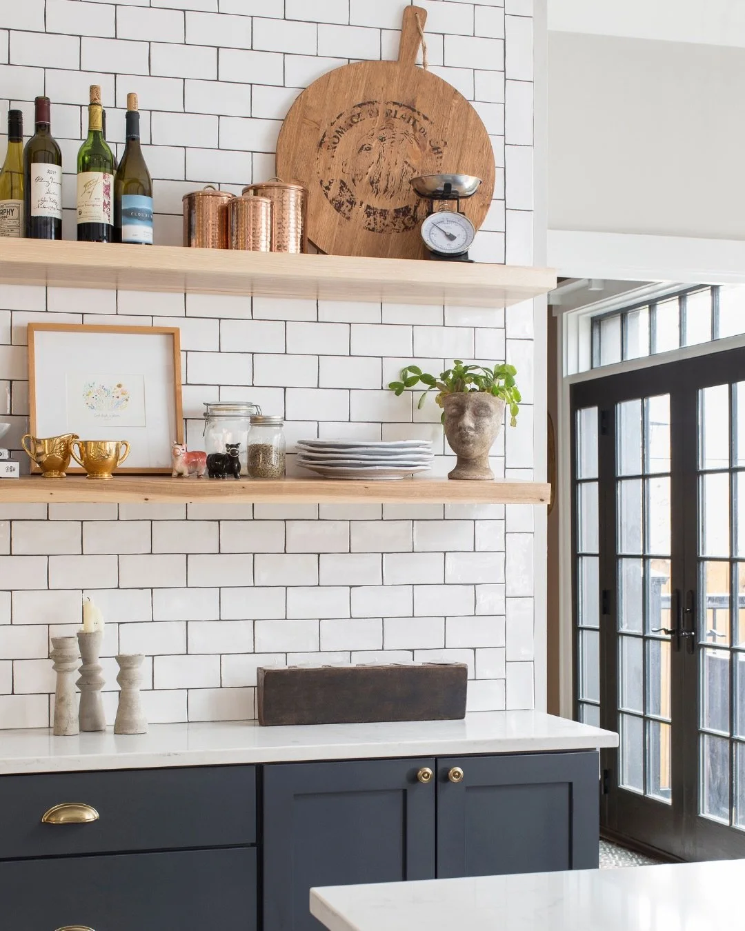 Heading into a holiday weekend 🐰, it&rsquo;s the kitchen that holds it all.

This is where the early mornings, the shared meals, the in-between moments happen that become the ones you remember most. Small spaces can hold big connections! Happy weeke