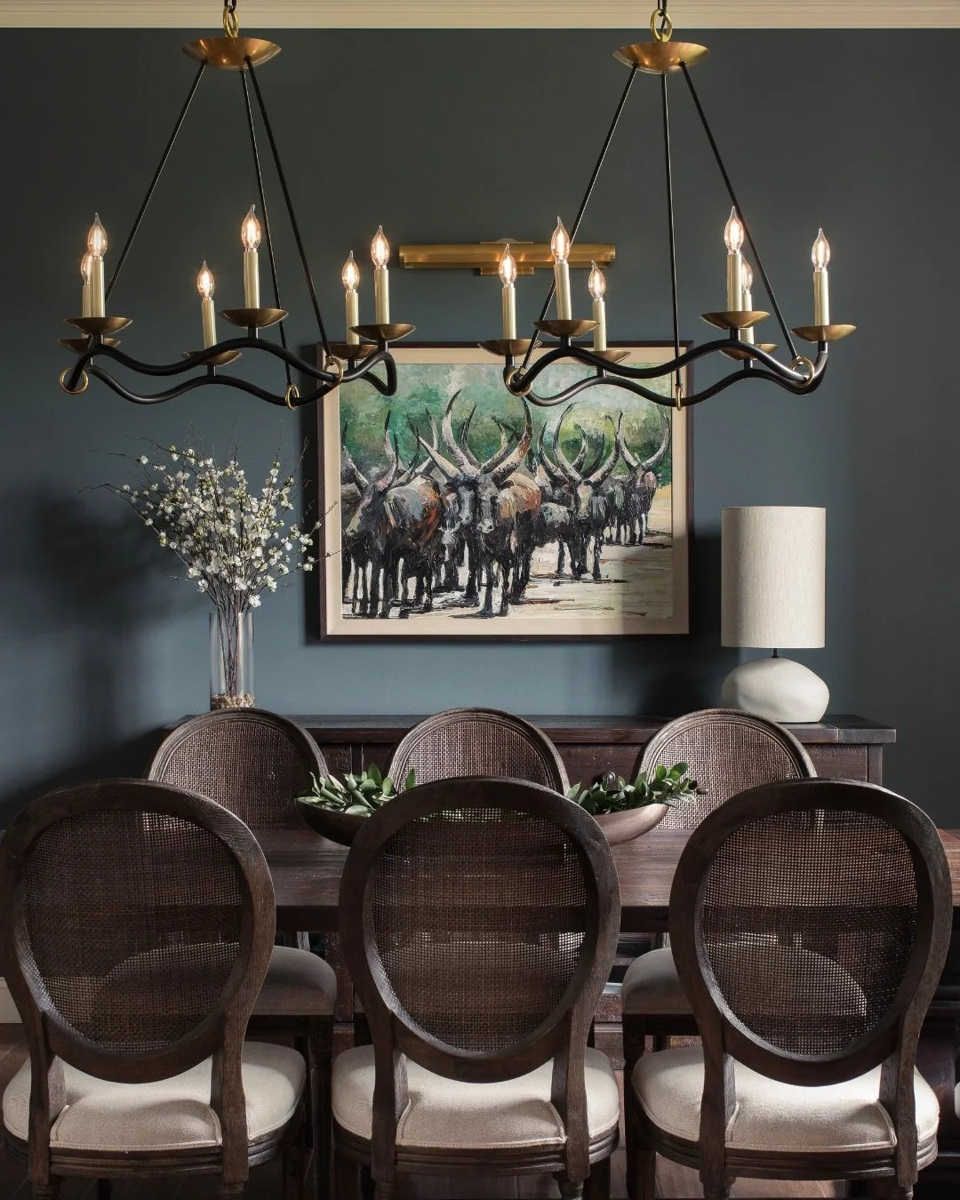 Dinner party ready 🍽️ 

Home Redesign | Fenton 

📸 @meganlorenzphoto