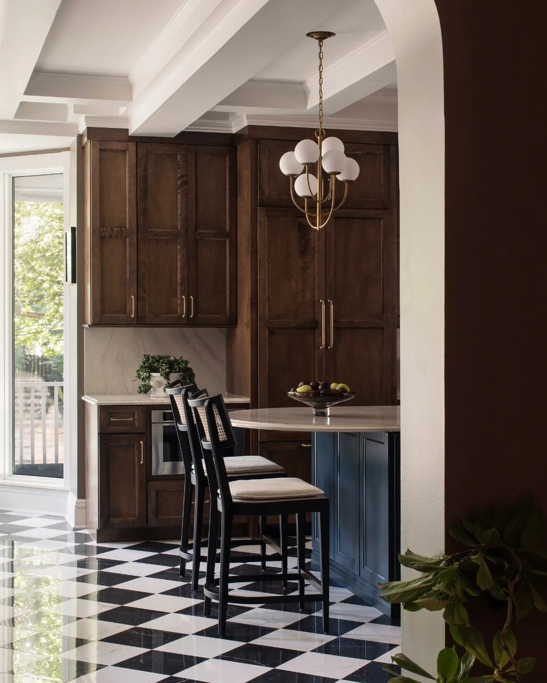 Swoon-worthy from every angle.🤍 🖤 

Historic Renovation | Central West End

📸 @meganlorenzphoto