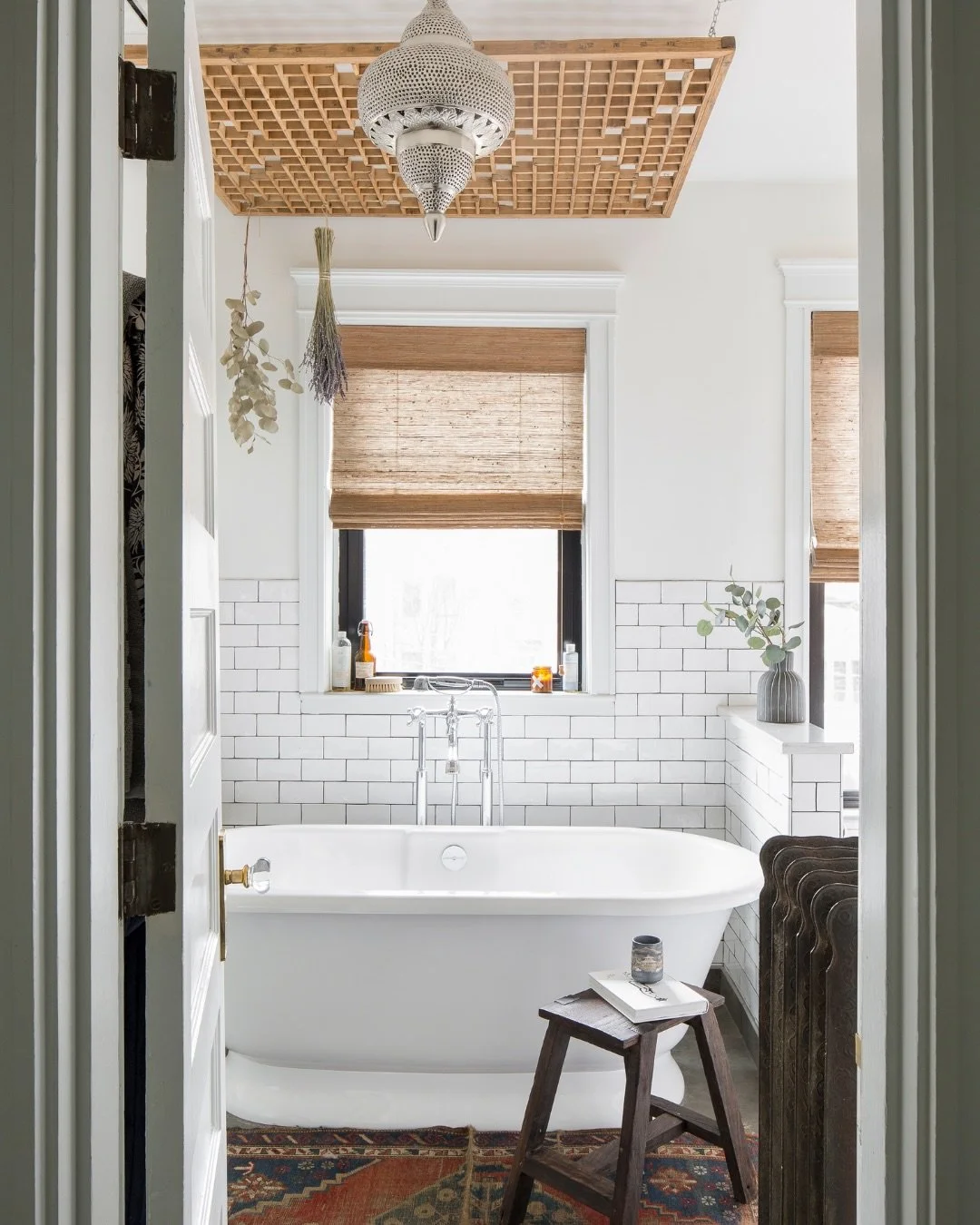 Our kind of Friday reset 🛁 
Just add bubbles and an R&amp;B soundtrack...weekend loading!

Historic Home Renovation | Central West End