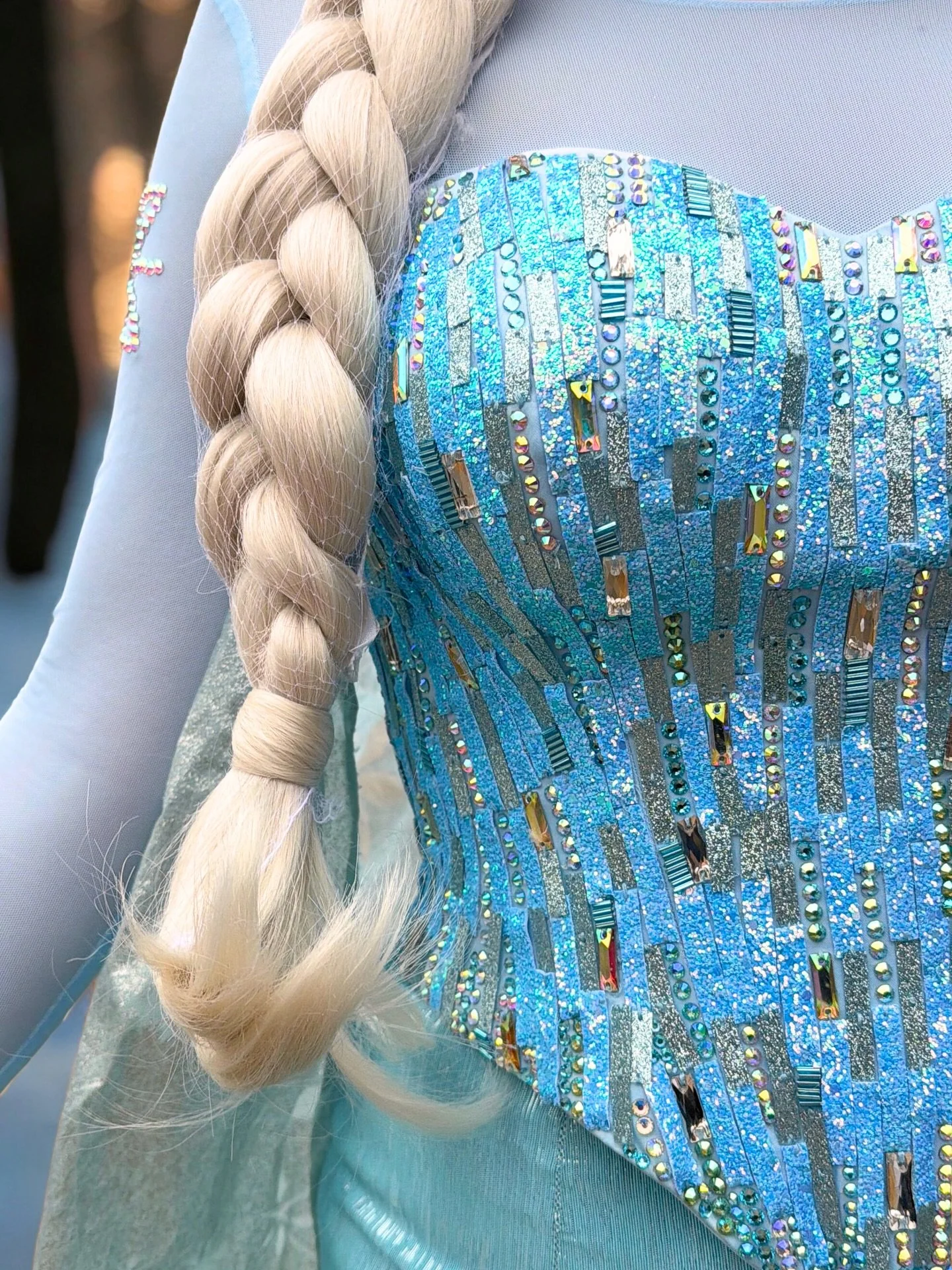 ❄️✨ A closer look at the magic.
Every crystal, every shimmer, every icy detail&mdash;our Ice Queen&rsquo;s newly renovated gown was designed to sparkle beautifully up close ✨❄️
Where elegance meets enchantment &mdash; Sparkly Wish Entertainment
.
.
.