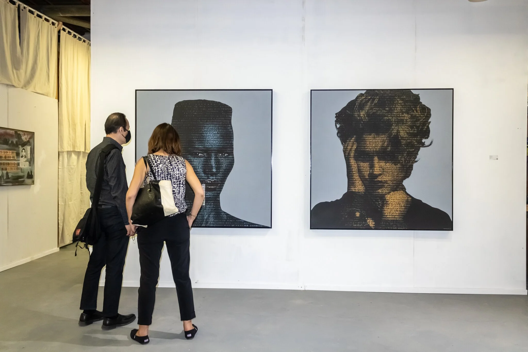 5_15_New+Apostle+Gallery+Opening_Audience+(26).jpg