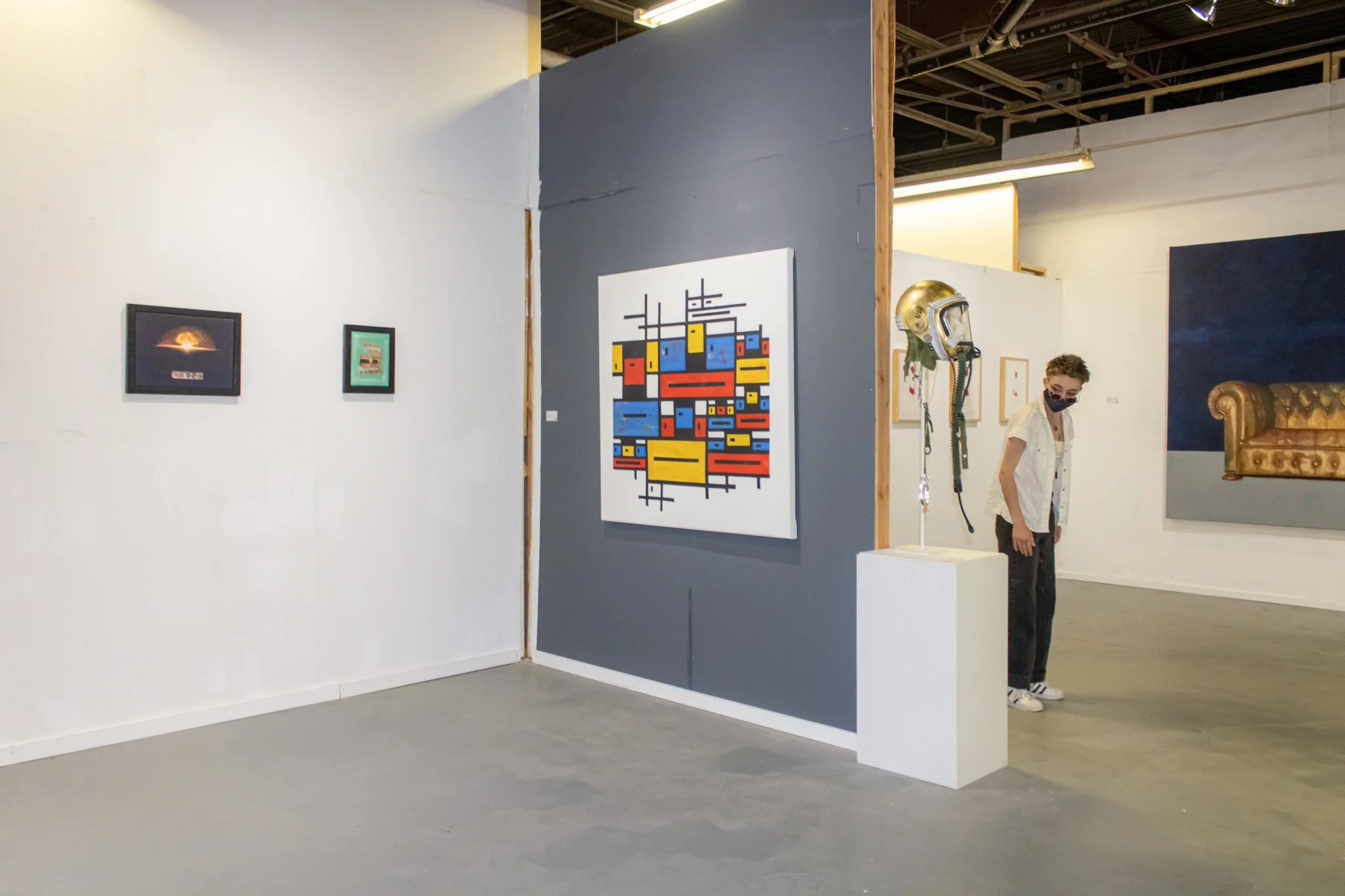 5_15_New+Apostle+Gallery+Opening_Audience+(12).jpg