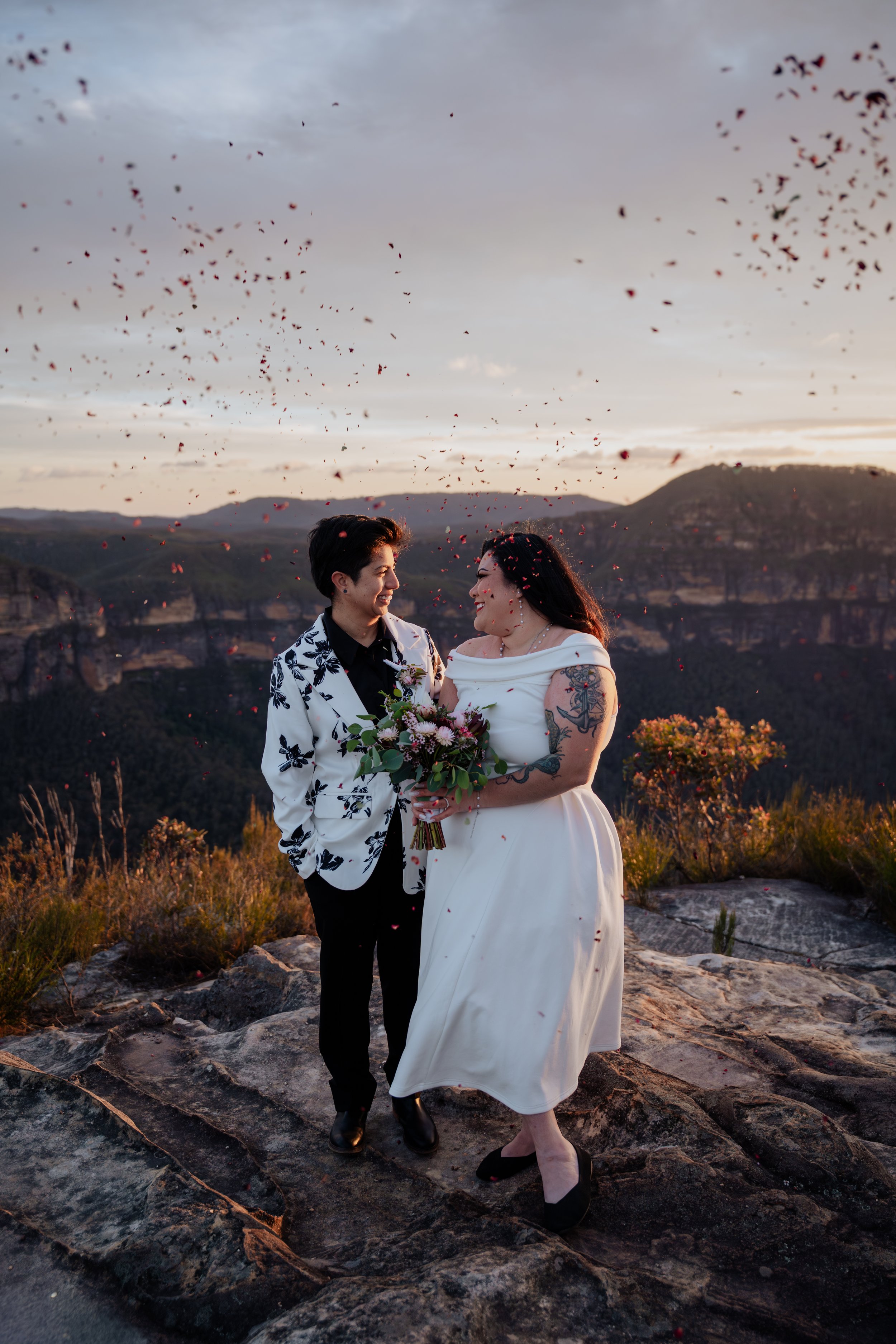 Cely &amp; Anais - Blue Mountains Sunrise Clifftop Elopement 