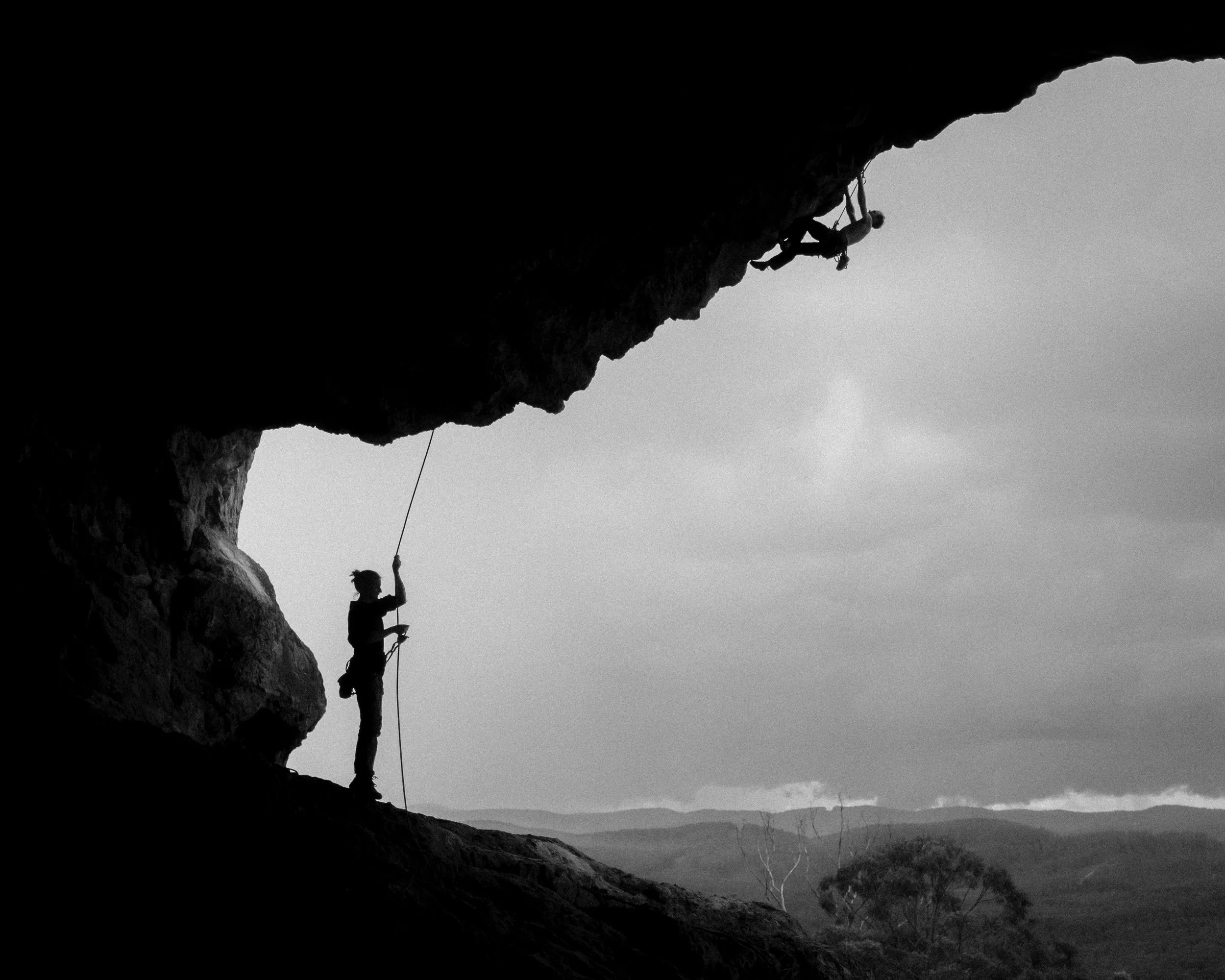 caitlin king - blue mountains based wedding and business photographer, showcasing her adventurous side of life, at a rock climbing place
