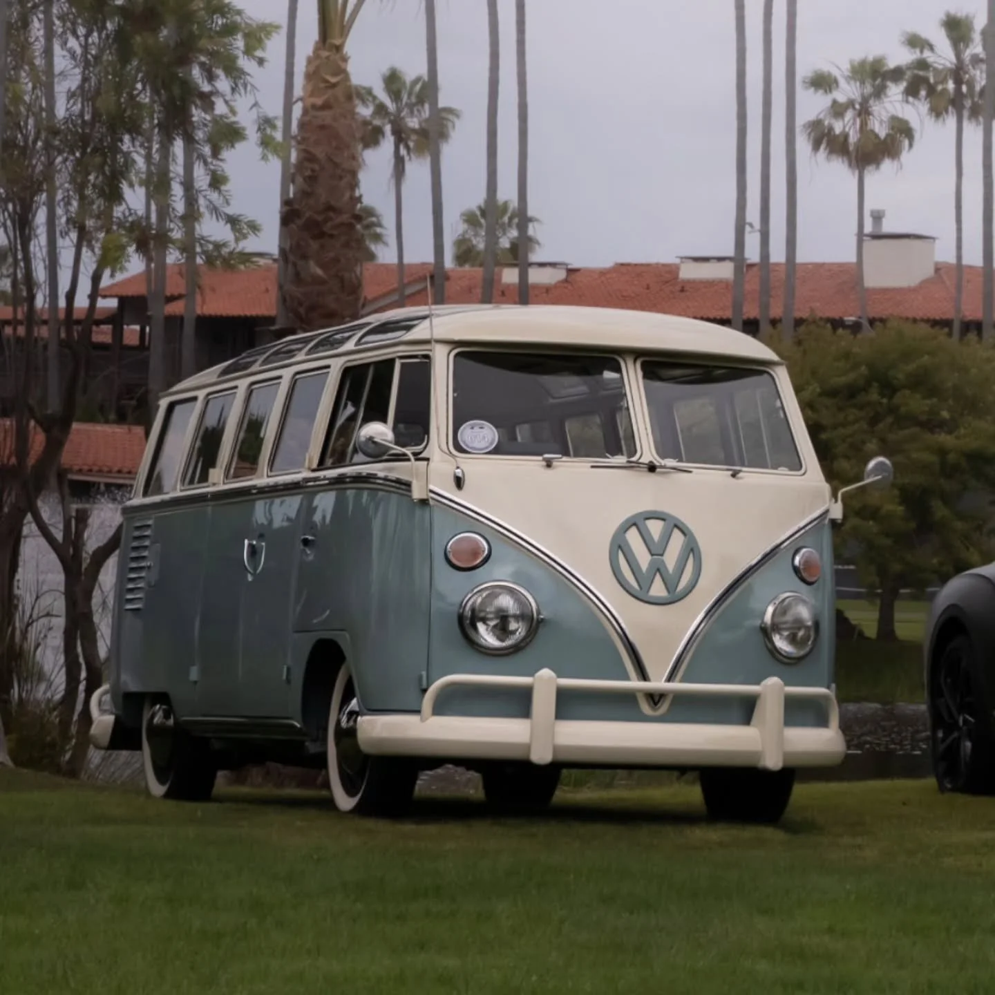 Bus over Bentley honestly 🤫

#volkswagen #bentley #nikon #automotivephotography #lajollatourdelelegance