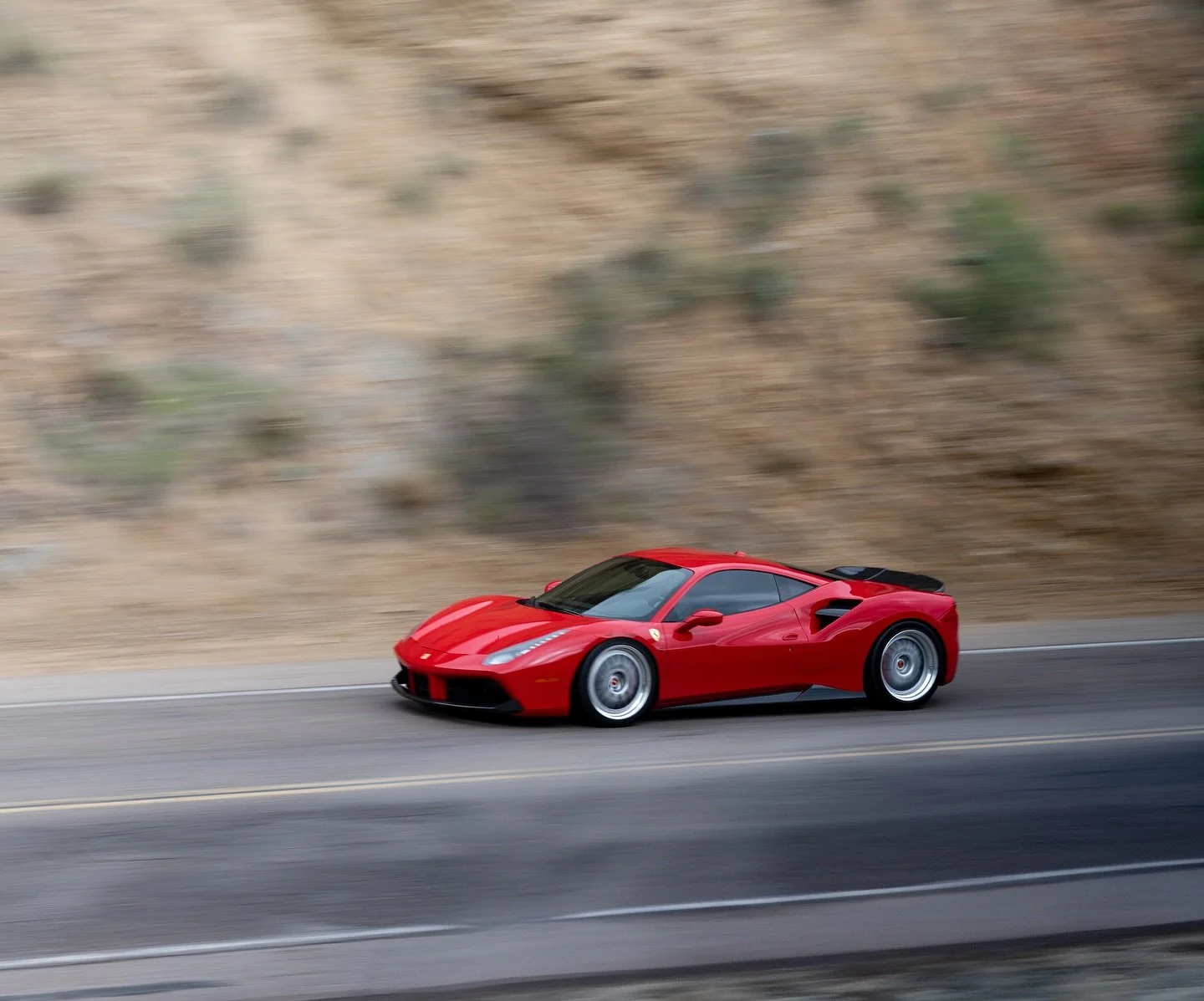 Rollers from the canyon 📸🏎️💨
#rollers #rsfcarsandcoffee #socalrollers #nikonz6ⅲ