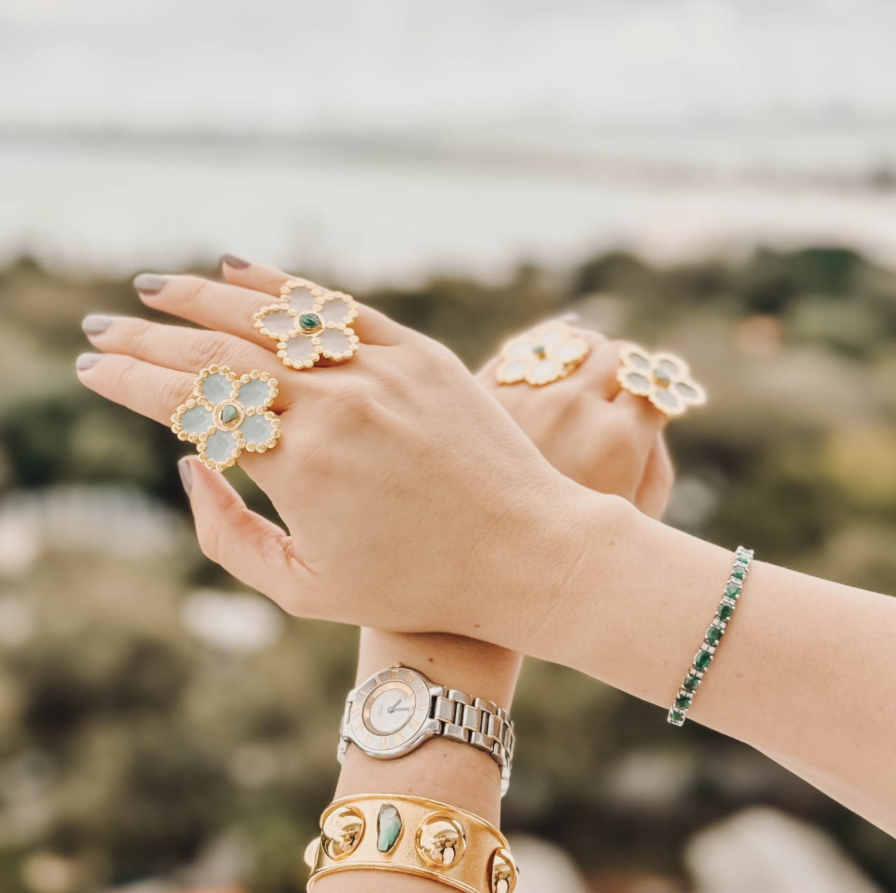 Internationally acclaimed designer Vanessa Arcila shines as a global ambassador for Colombian emeralds, embodying the essence of creativity and distinction in her enchanting creations. Each piece is meticulously crafted by the skilled hands of Colomb