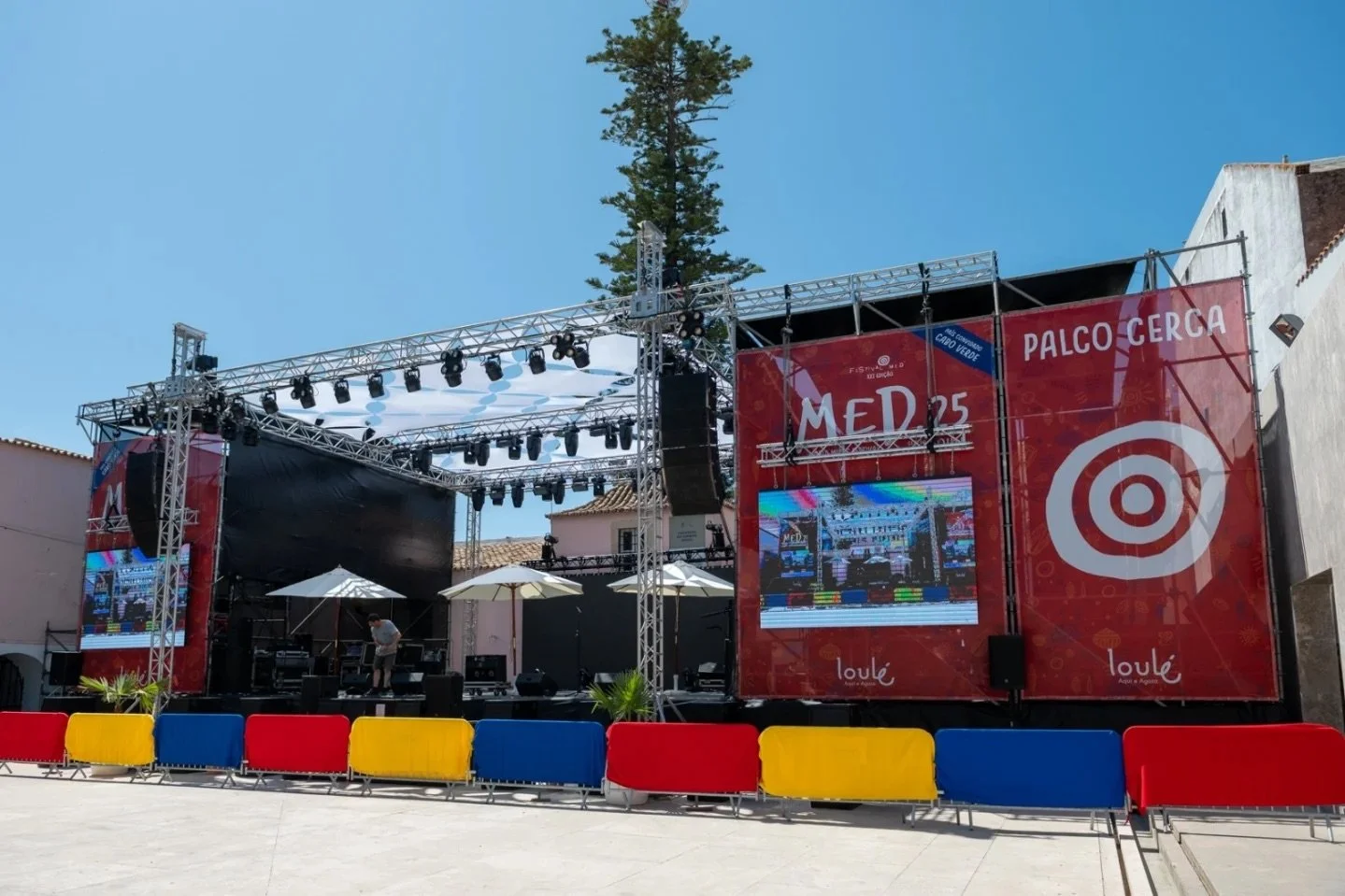 palco cerca med.jpeg