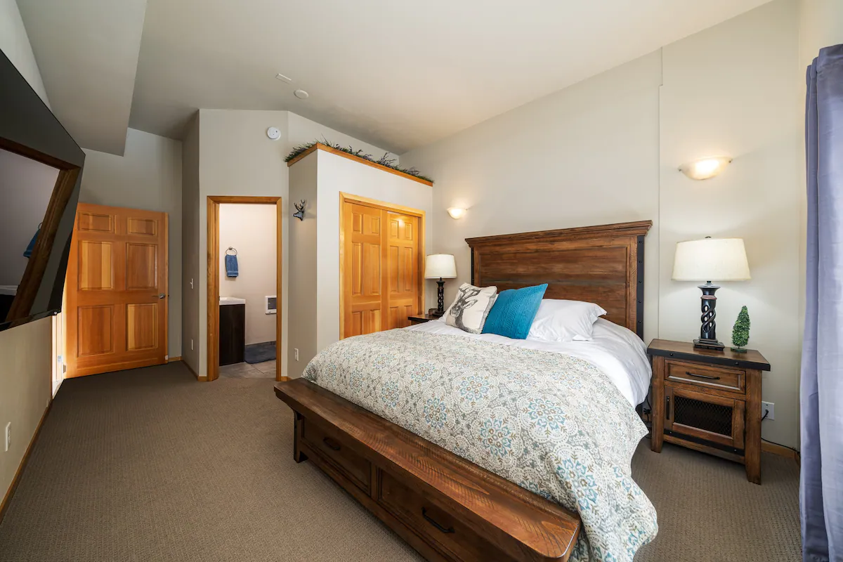 Bathroom Suite - Downstairs.png