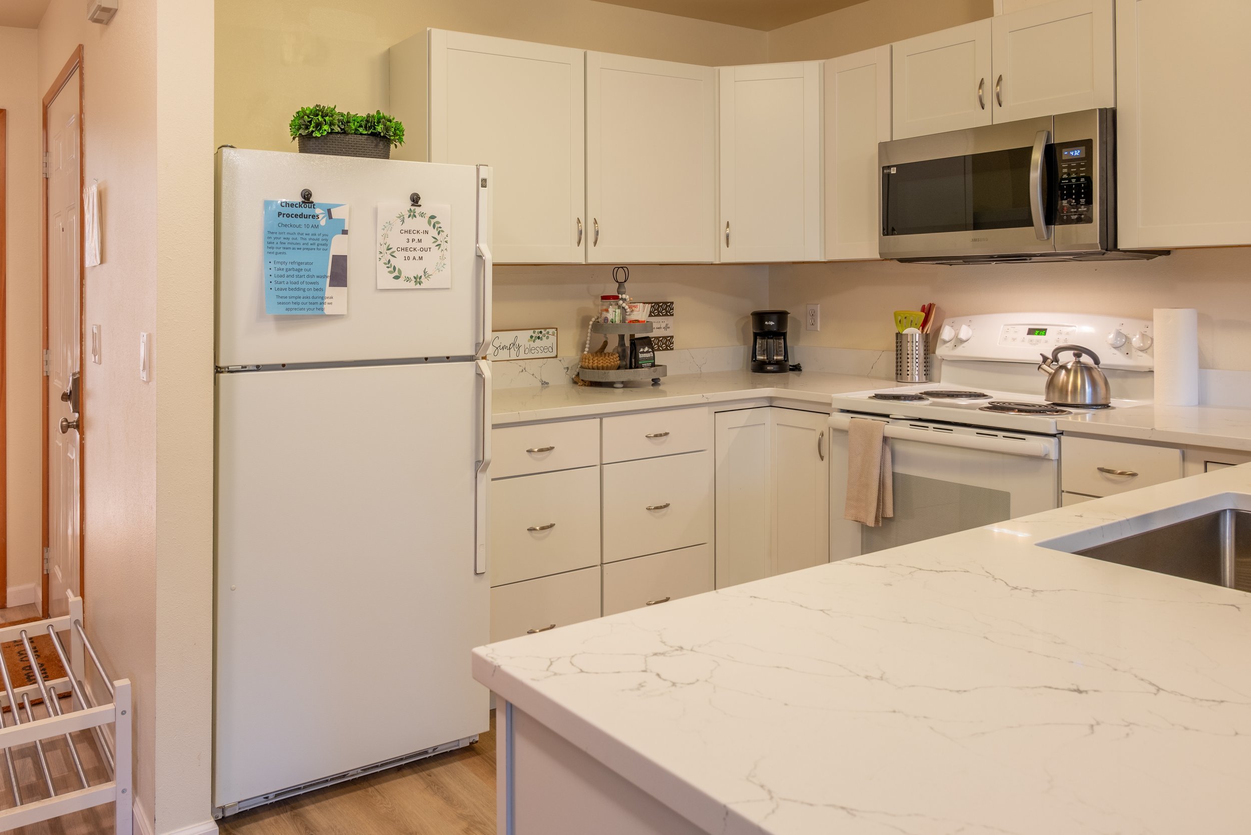 Kitchen 1.jpg