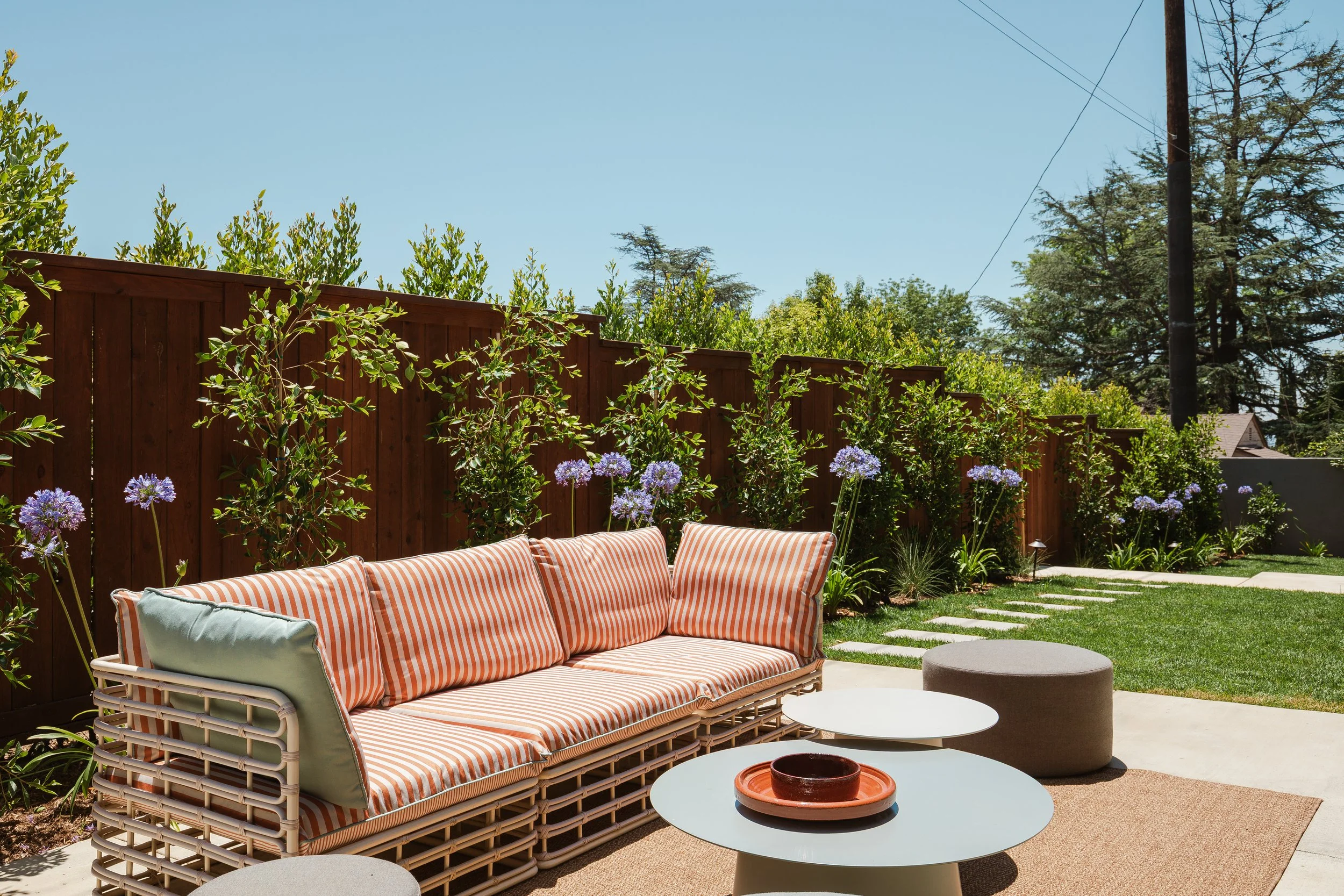 2542 Santa Rosa
Photo Sterling Reed