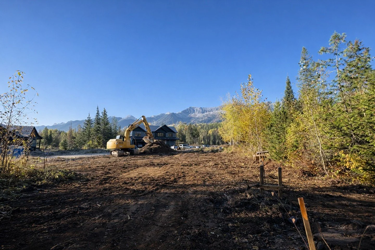 Progress through the seasons. From fall into winter, this project continues to take shape. We can't wait to show you more in a few more months. 

#progress #bowerbuilders #customhomes #ferniebc #architecture #design
