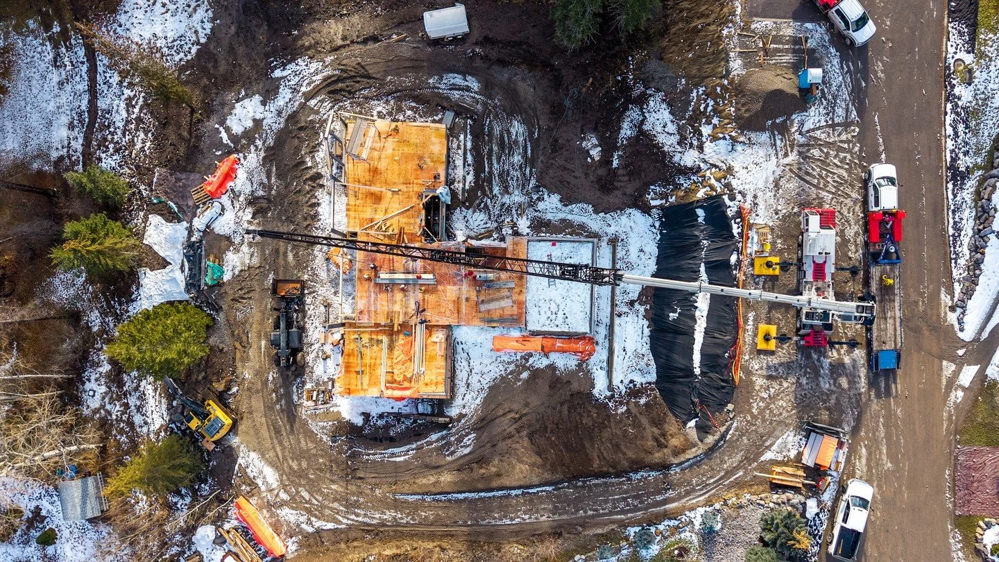 Mountain environments demand resilience. From snow loads to thermal performance, we build homes engineered to perform in Fernie&rsquo;s dynamic climate - without compromising aesthetic ambition.

@mkuhnphoto 
@juniperengineers 
@pjb_crane_service 

#