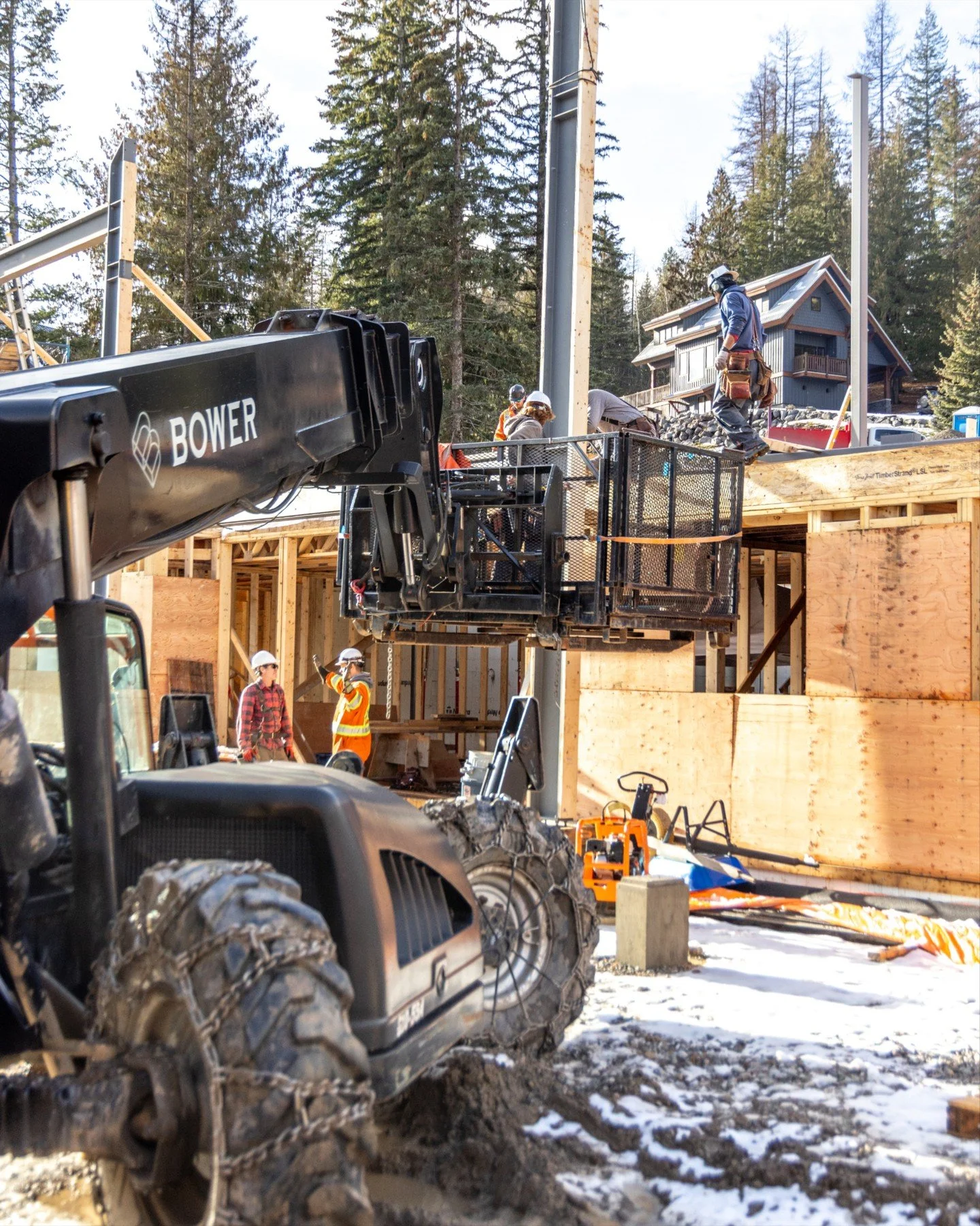 A custom home is a coordinated effort between many skilled trades.

Framing, electrical, plumbing, HVAC, finishing - each phase relies on the one before it being done right. Our role is to manage that sequence, maintain quality at every step, and kee