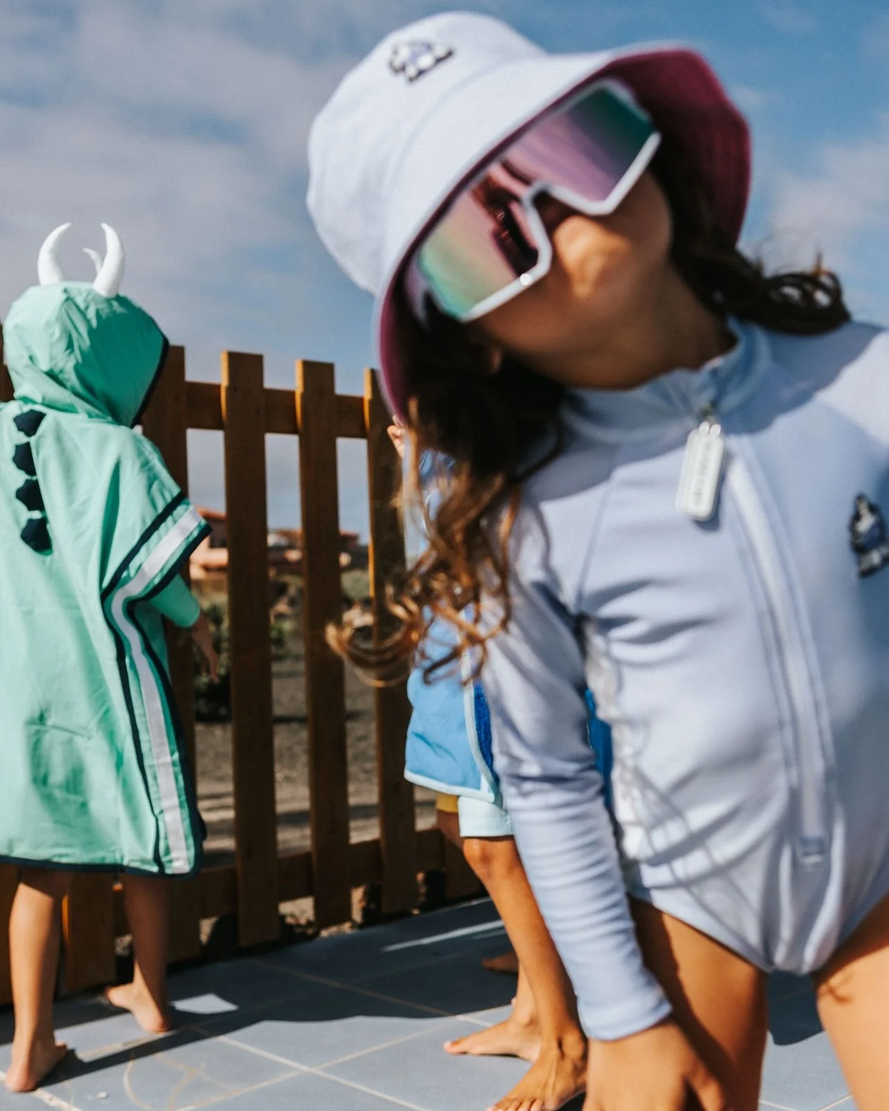 As most children are ready to go back to school and summer is pretty much over in most places around Europe we are still blessed with warm weather. Perfect for photoshoots like this great one we did for @roarsome 🔥🔥🔥
