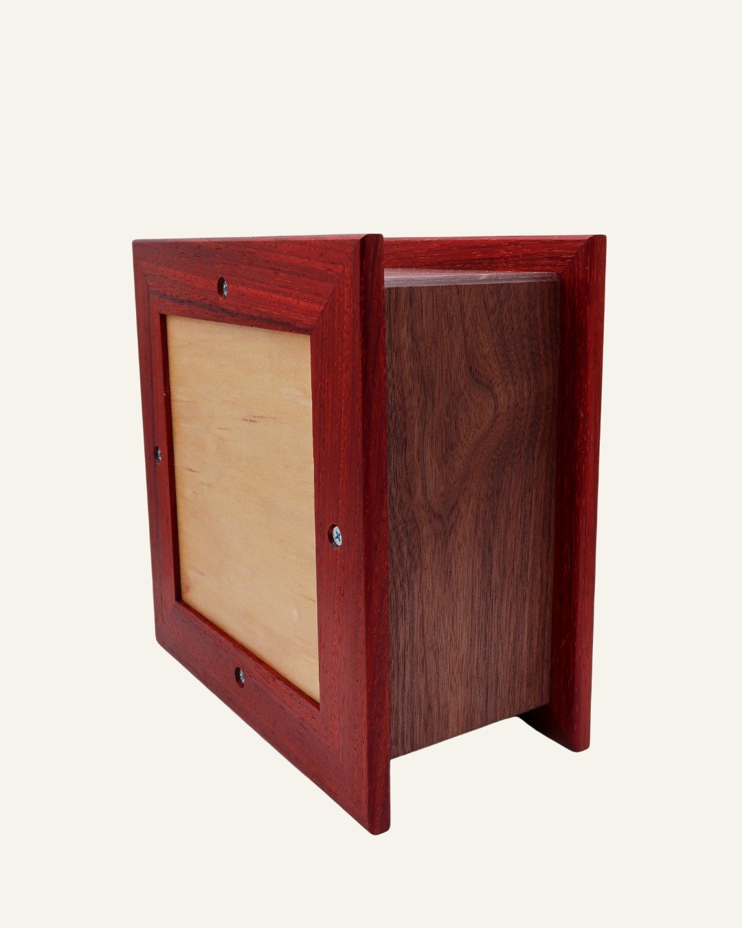 urn.padoukwalnut2.jpg