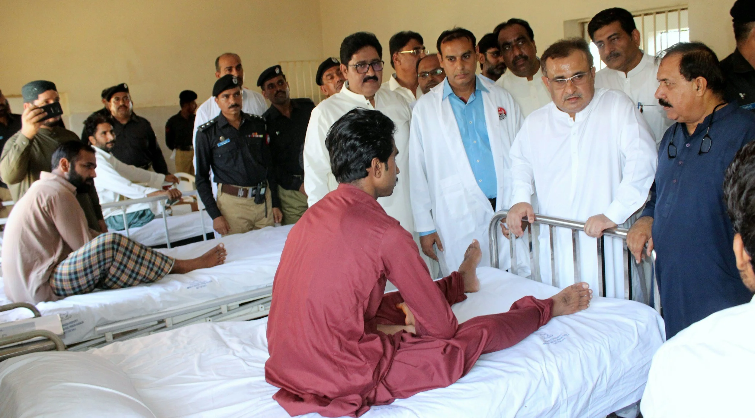Cultural obstacles: Hybrid care builds trust in Pakistan