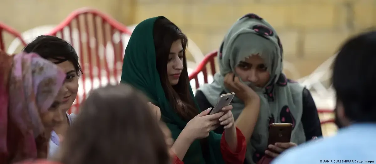 For women in Pakistan, social media can be dangerous
