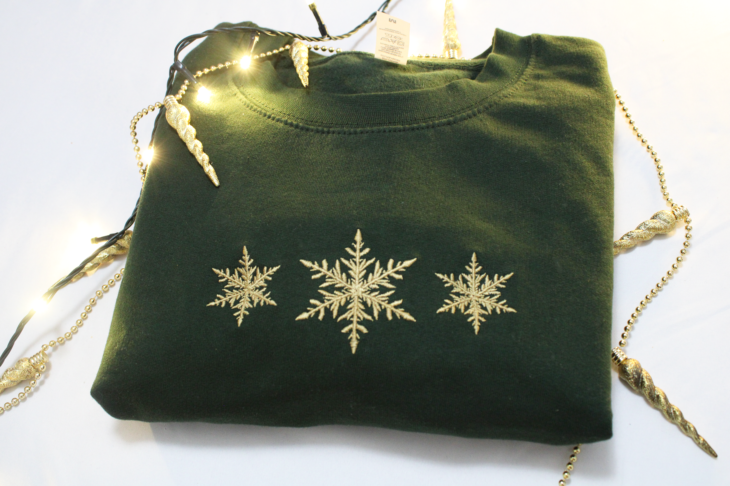 Embroidered snowflakes forest 3.png