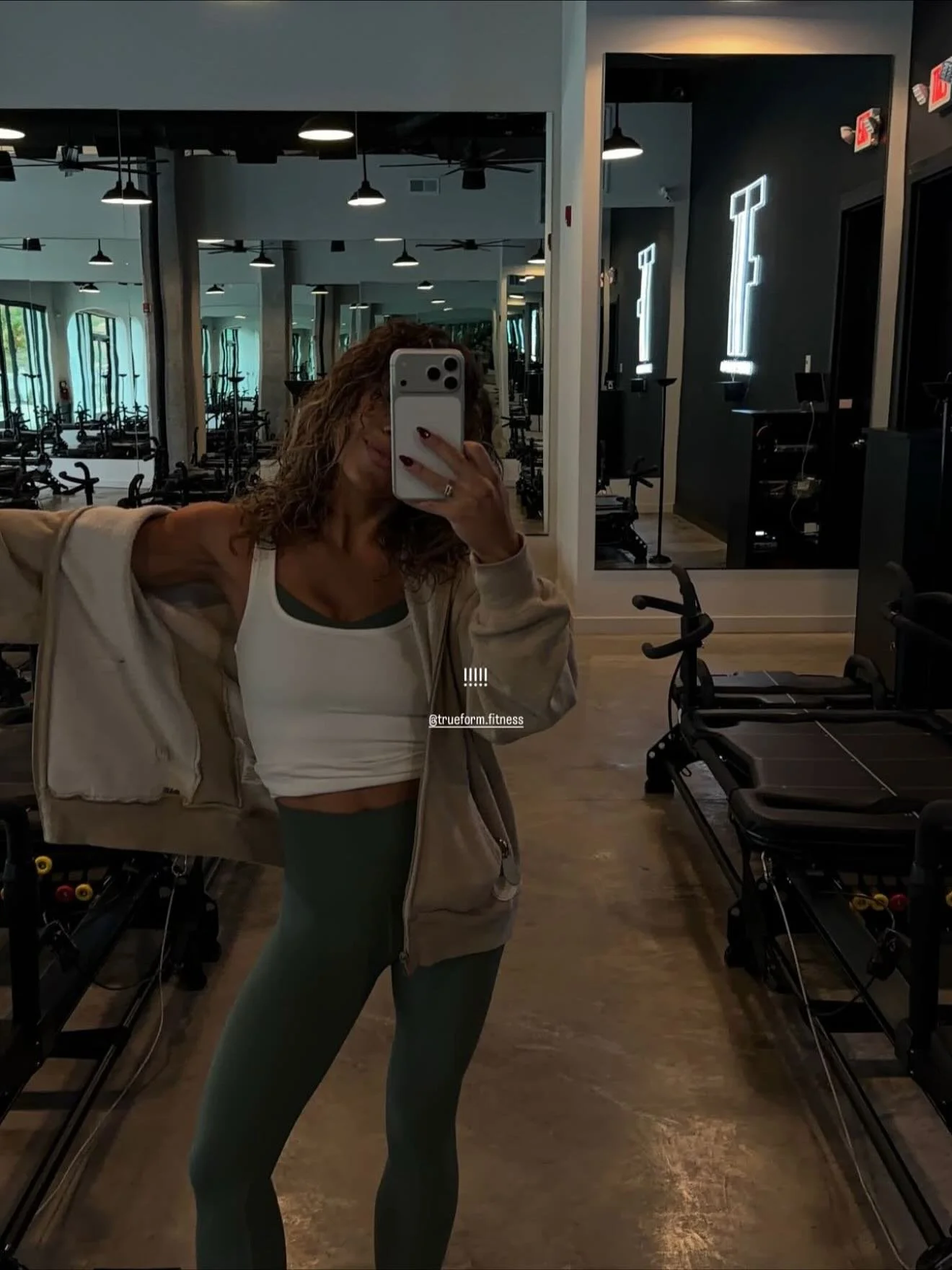 a little monday shout out to our trueform fam killing it on the megas &amp; on the mic 🔥 let&rsquo;s keep it up this week!!!

#trueformfitness #lagreefitnessstudio #nashvilletn #franklintn #nashvillelagree #workoutmotivation #strengthtraining