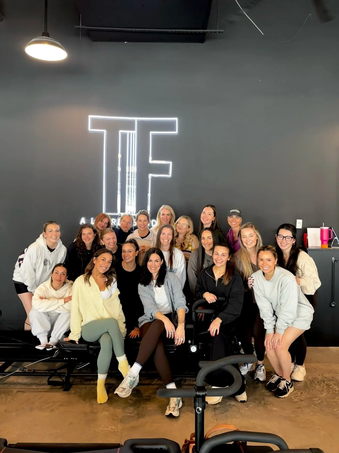 thankful for a team that never stops learning &amp; growing⚡️ we had an amazing weekend with @audxlagree refining our lagree technique &amp; teaching skills, encouraging one-another, &amp; continuing to make every TRUEFORM class our best!

#trueformf