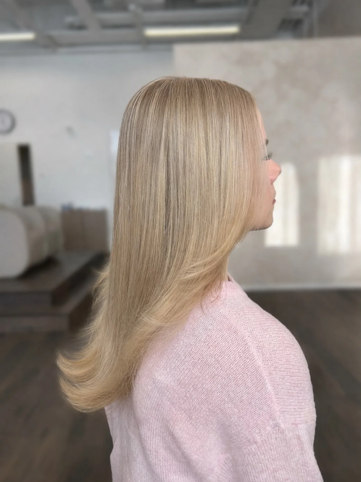 Etk&ouml; ole varma, mit&auml; hiuksillesi kannattaisi tehd&auml;?

Meill&auml; konsultaatio on t&auml;ysin maksuton ✨

Jos pohdit v&auml;ri&auml;, leikkausta tai isompaa muutosta, tule maksuttomaan konsultaatioon. 

Konsultaatiossa:
&bull; K&auml;yd