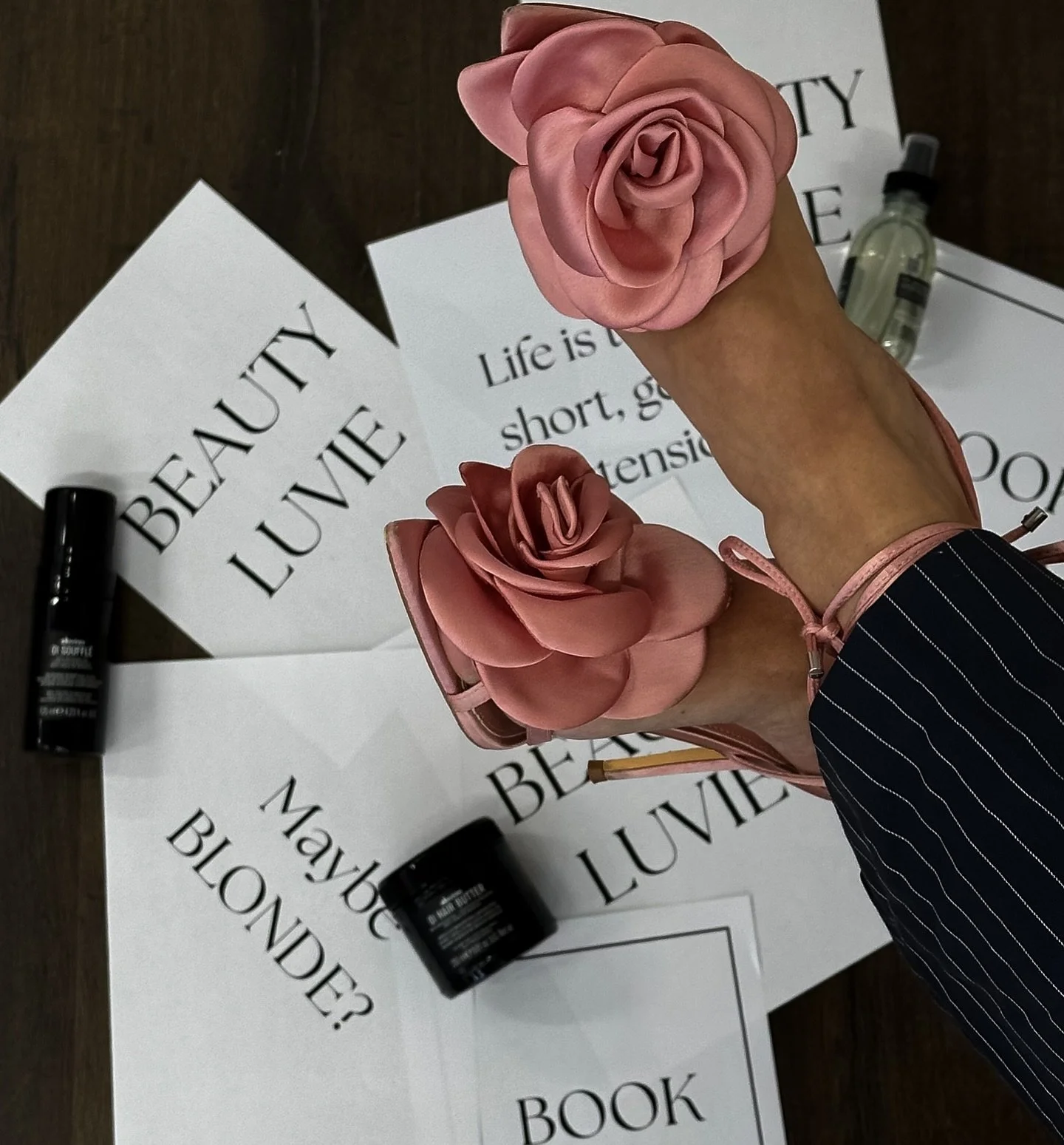 Kev&auml;&auml;n kuulumisia Luvielta 🤎 

Kev&auml;t tuo tullessaan pieni&auml; muutoksia! Maaliskuu on Marikan viimeinen kuukausi Luviella, jonka j&auml;lkeen h&auml;nen ty&ouml;polkunsa jatkuu toisen alan teht&auml;viss&auml;. Haluamme kiitt&auml;&